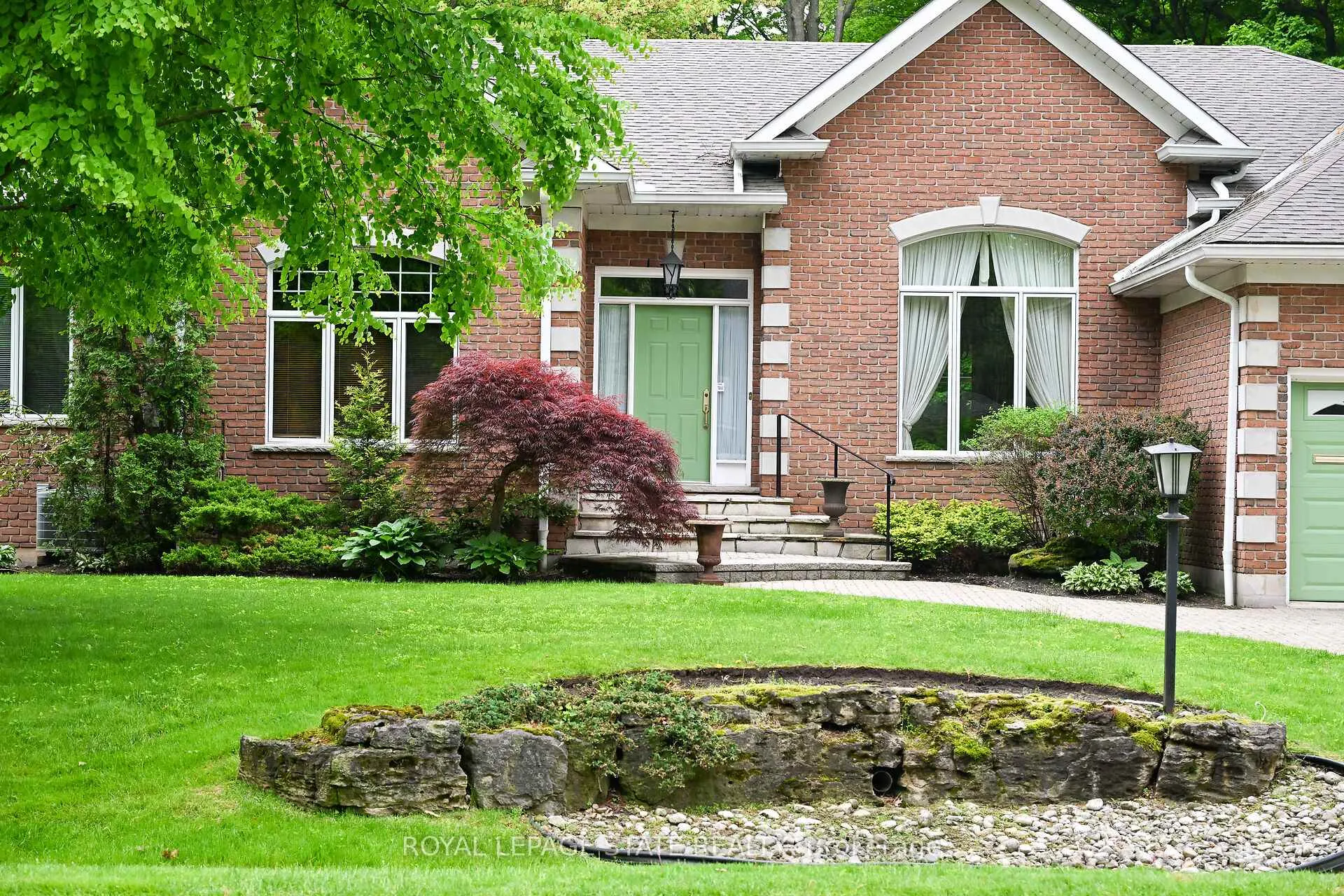 Photo 4 of 253 Robina Road, Hamilton, Ancaster — HOMEH