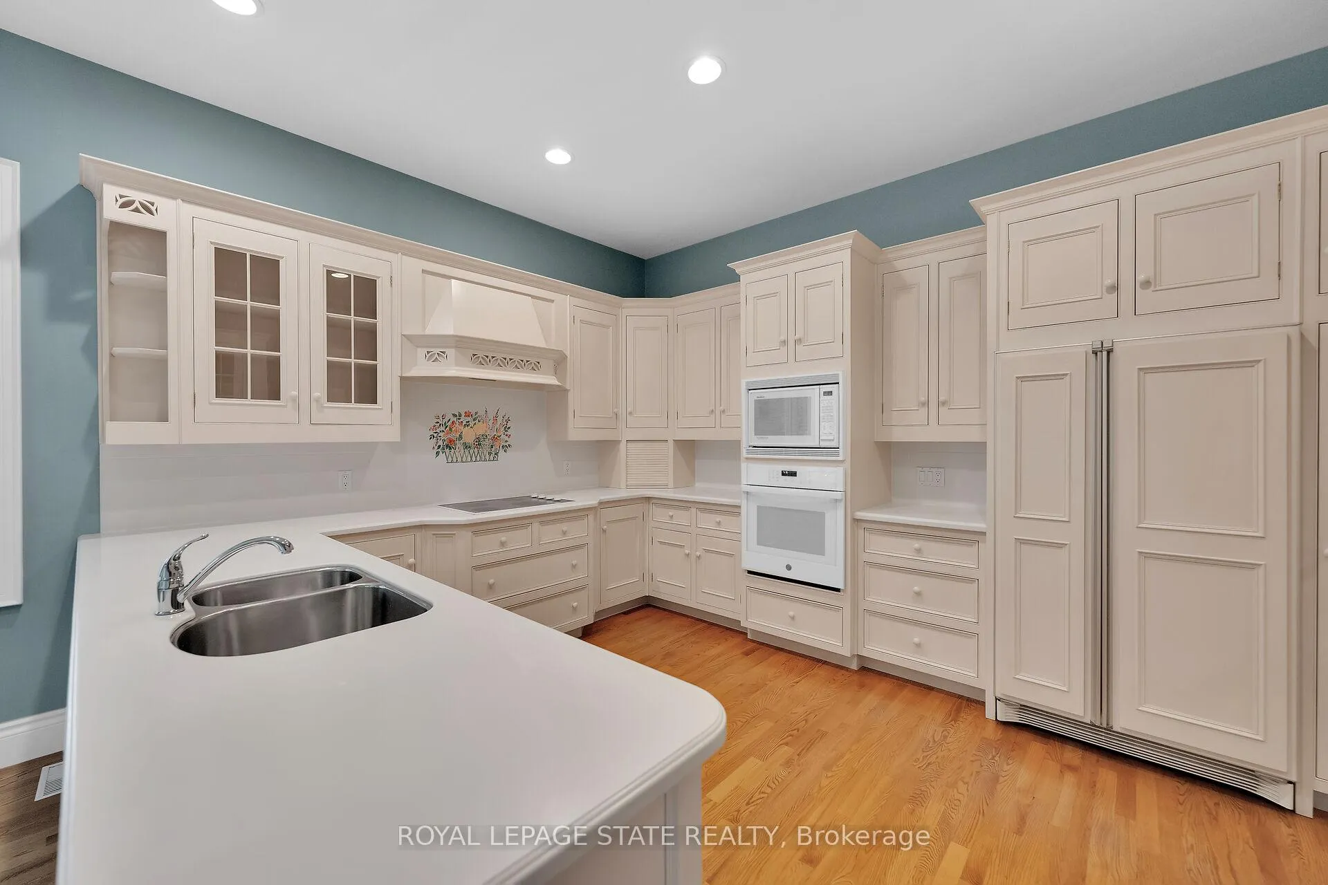 Photo 10 of 253 Robina Road, Hamilton, Ancaster — HOMEH
