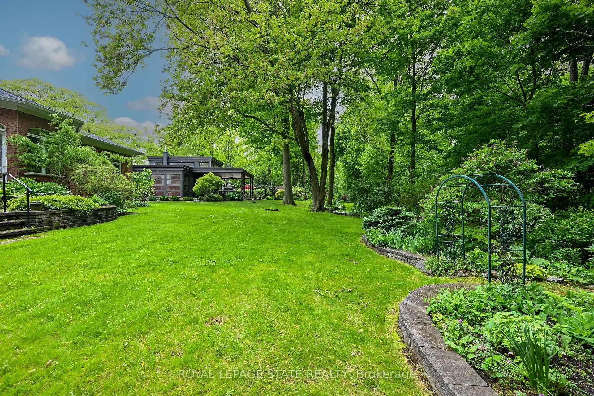 Photo 49 of 253 Robina Road, Hamilton, Ancaster — HOMEH