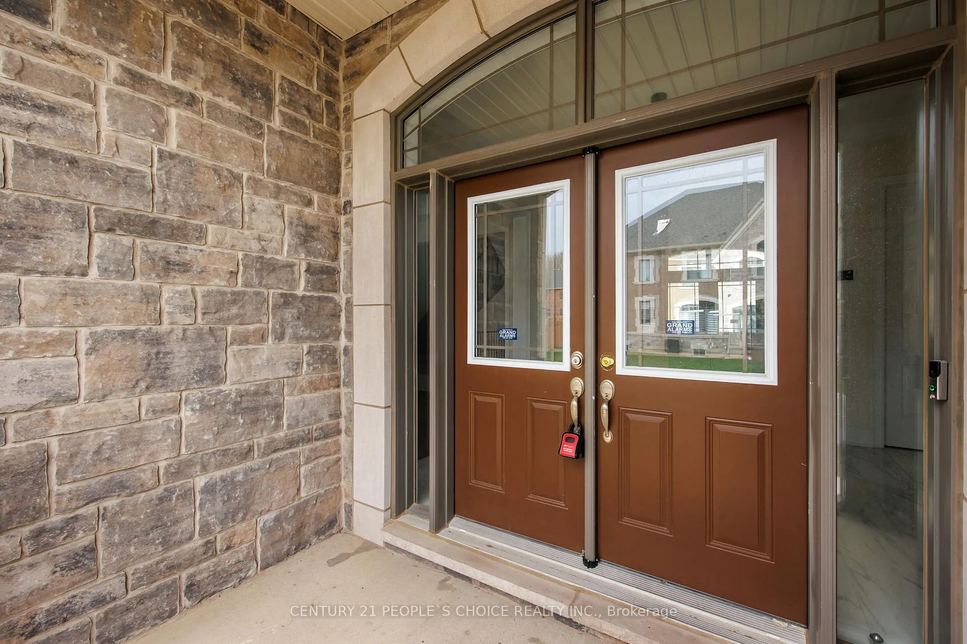Photo 4 of 24 Albert Spencer Avenue, Caledon, Caledon East — HOMEH