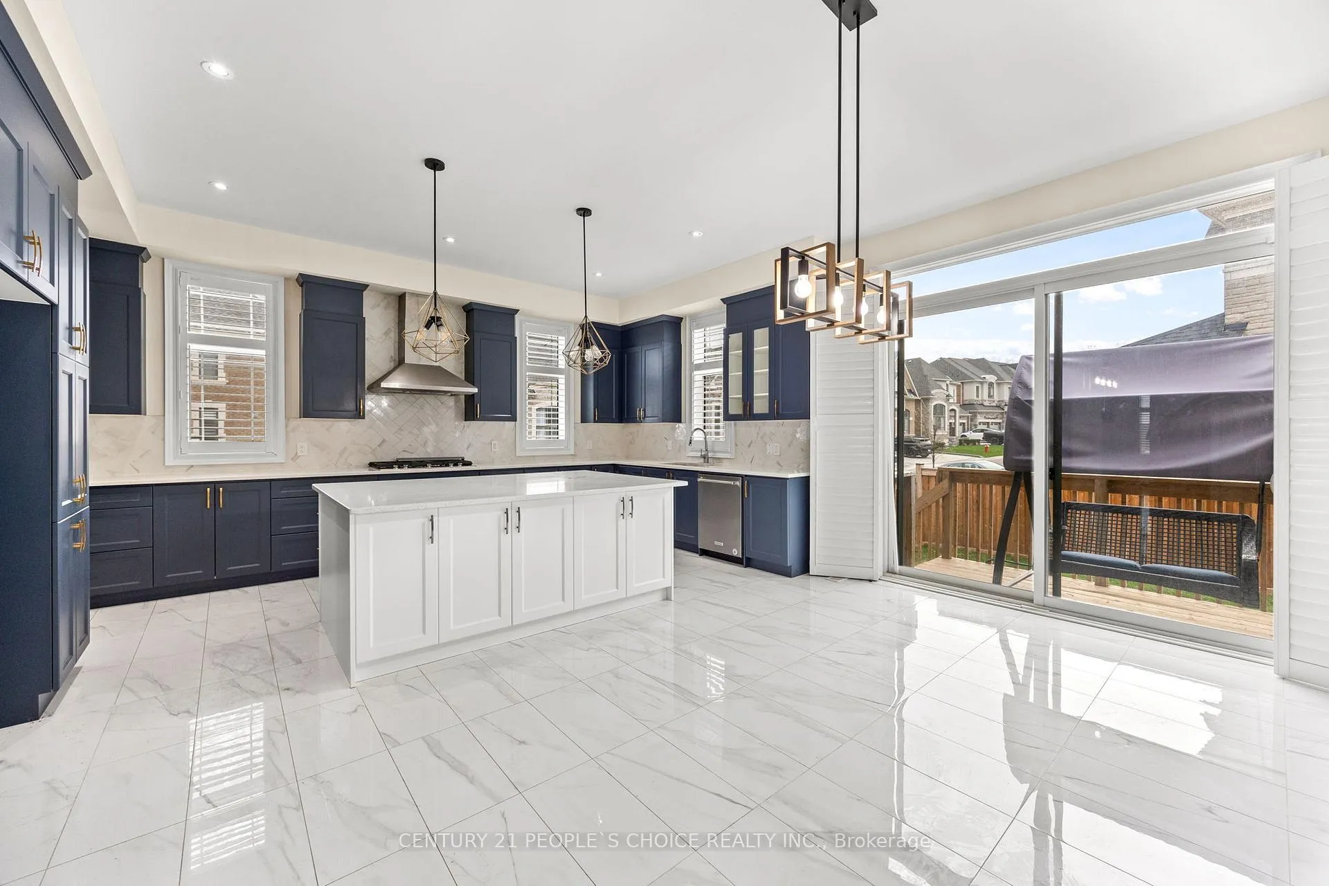 Photo 13 of 24 Albert Spencer Avenue, Caledon, Caledon East — HOMEH