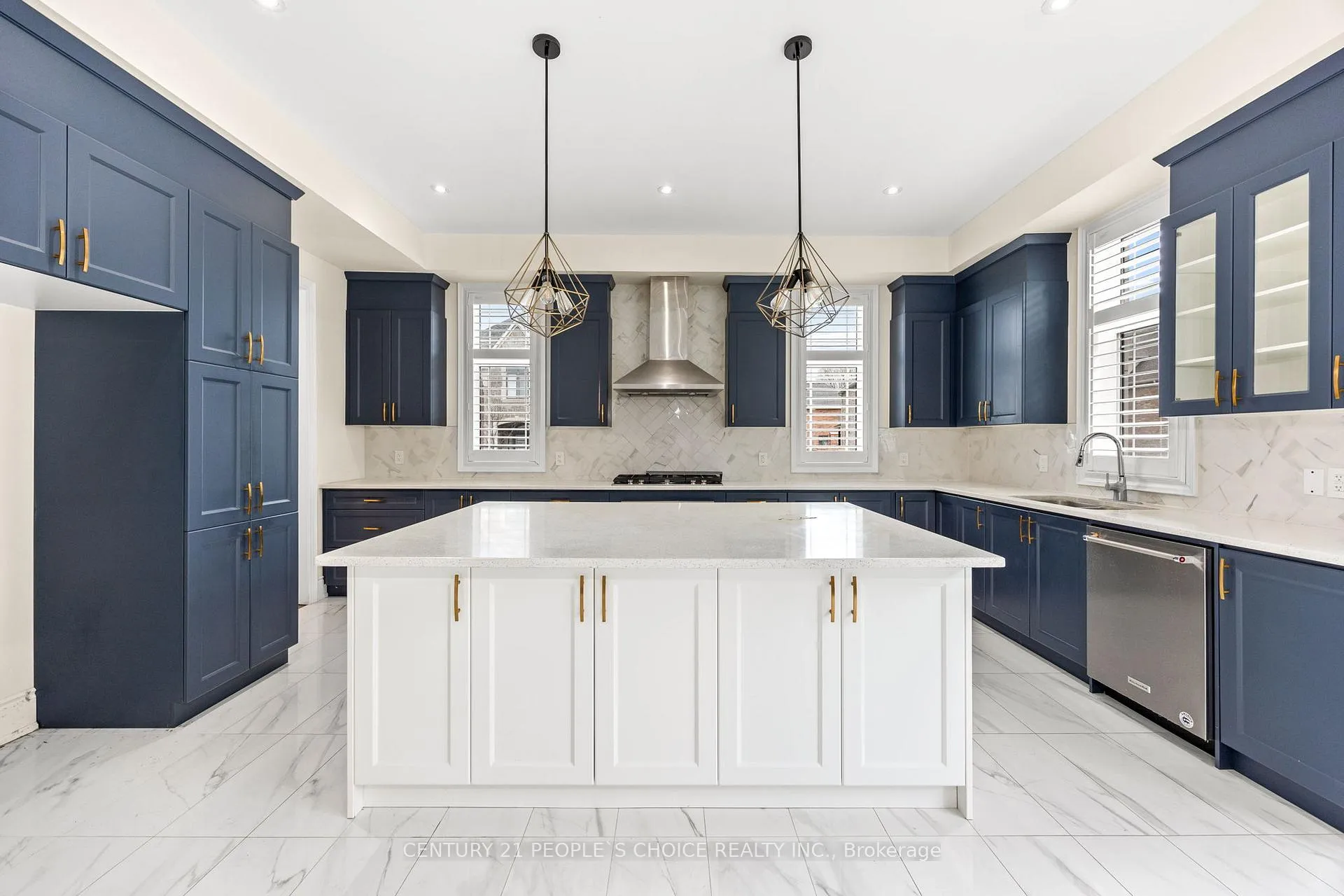 Photo 14 of 24 Albert Spencer Avenue, Caledon, Caledon East — HOMEH