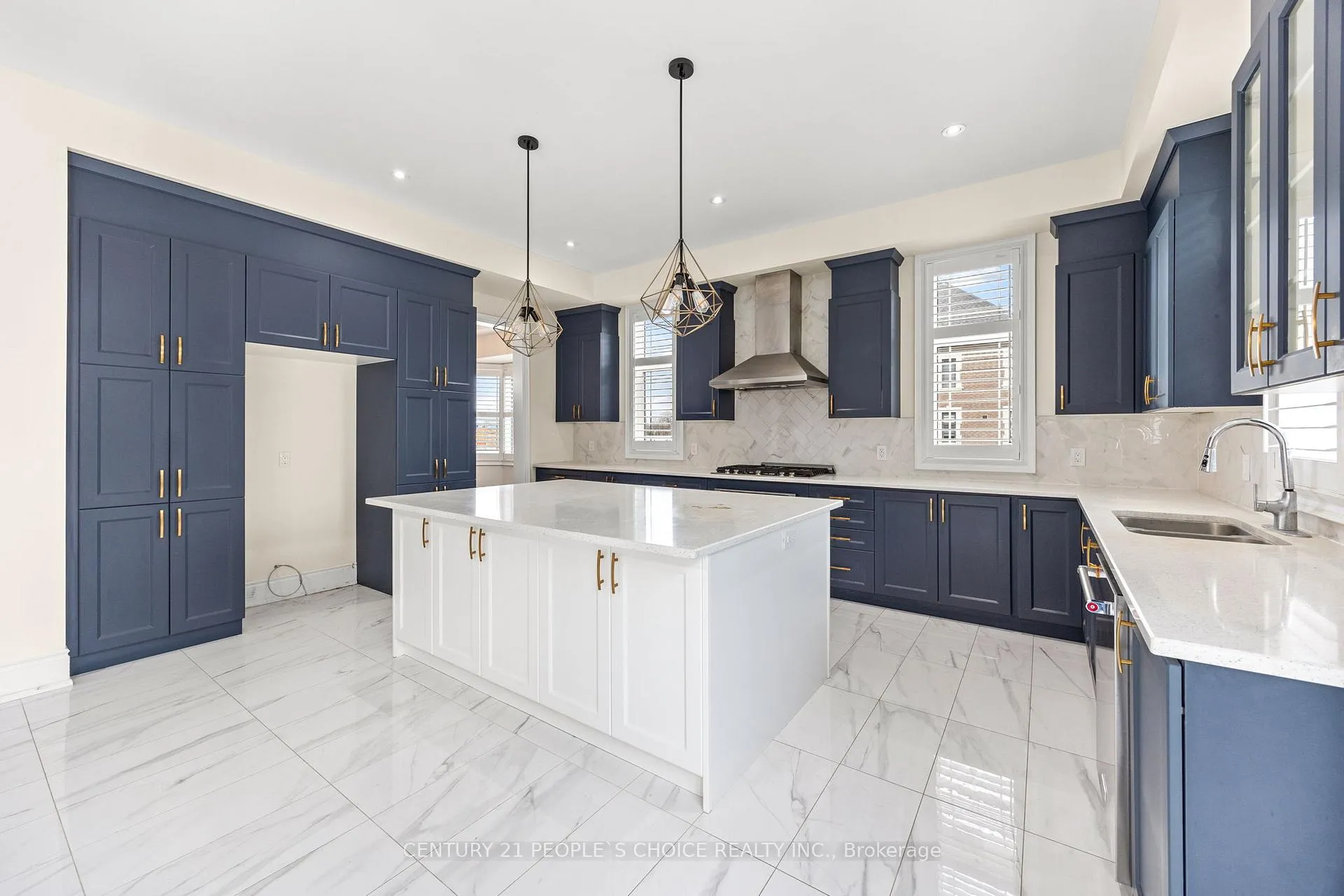 Photo 15 of 24 Albert Spencer Avenue, Caledon, Caledon East — HOMEH