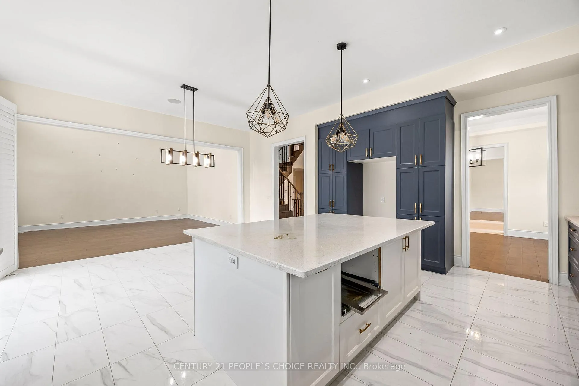 Photo 17 of 24 Albert Spencer Avenue, Caledon, Caledon East — HOMEH