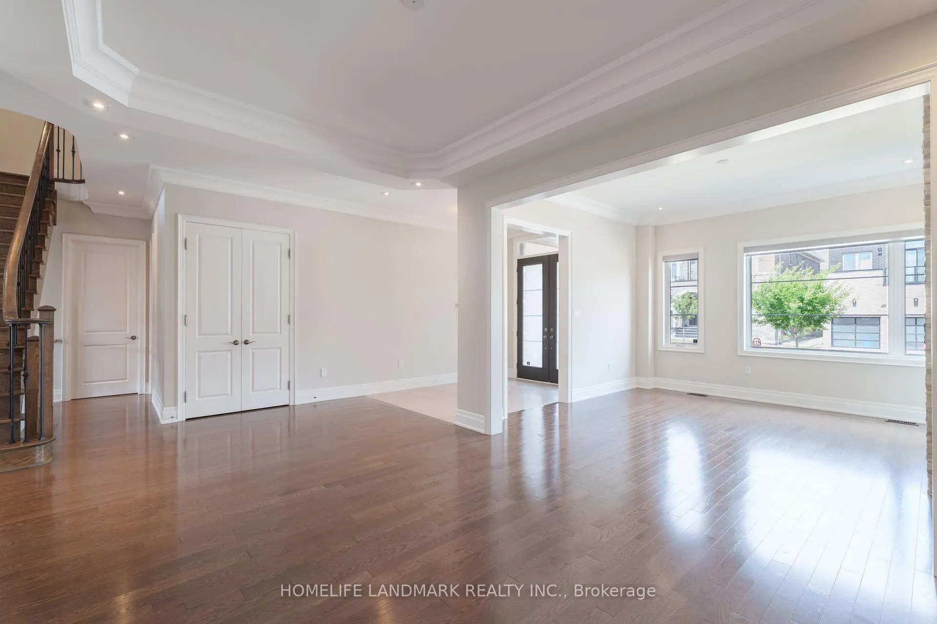 Photo 10 of 17 Aspy Court, Vaughan, Patterson — HOMEH