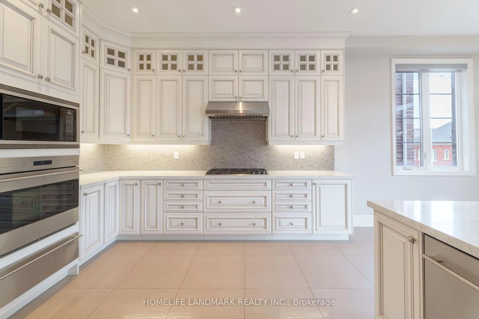 Photo 14 of 17 Aspy Court, Vaughan, Patterson — HOMEH