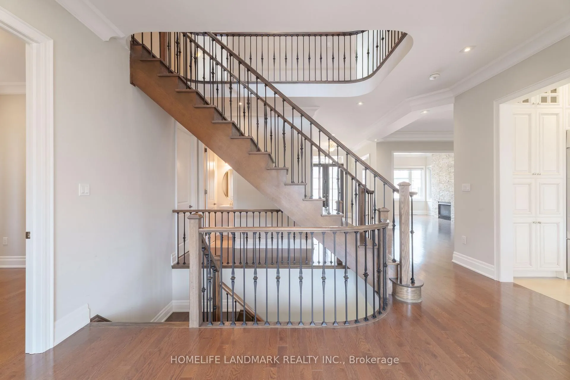 Photo 16 of 17 Aspy Court, Vaughan, Patterson — HOMEH