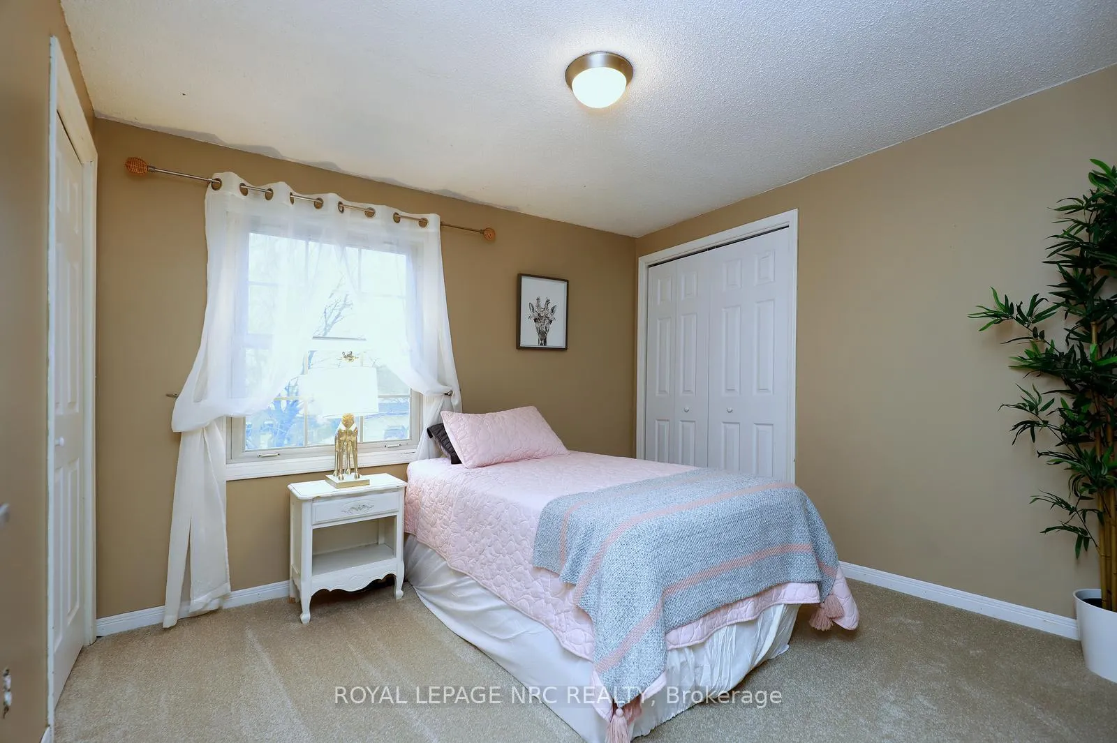 Photo 28 of 4 Cindy Court, Grimsby, Grimsby Beach — HOMEH