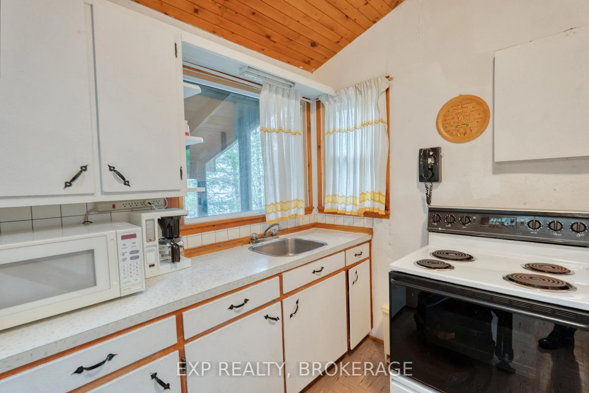 Photo 6 of 1034 Browns Lane, North Frontenac, Frontenac North — HOMEH