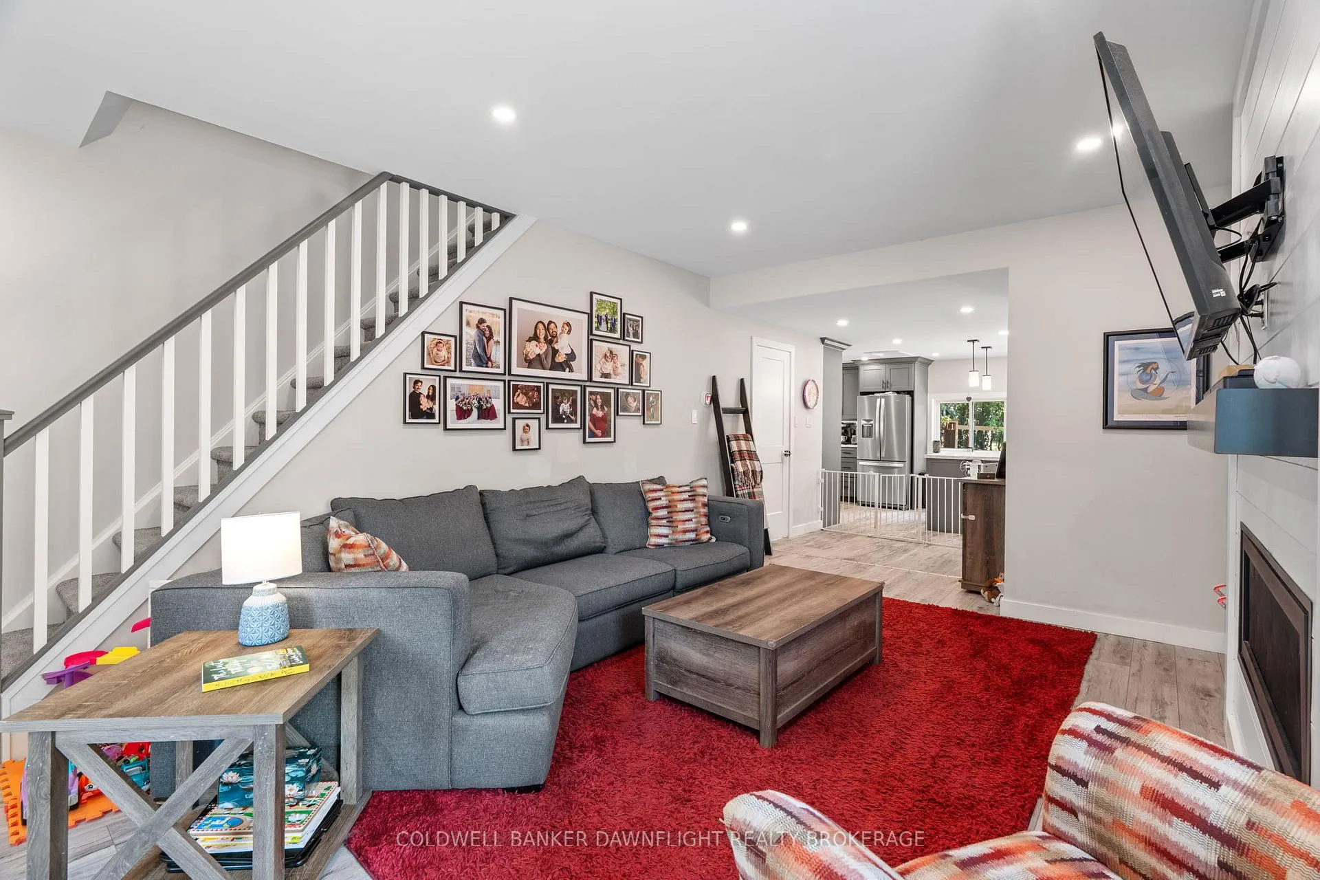 Photo 4 of 71 London Road, Bluewater, Hensall — HOMEH