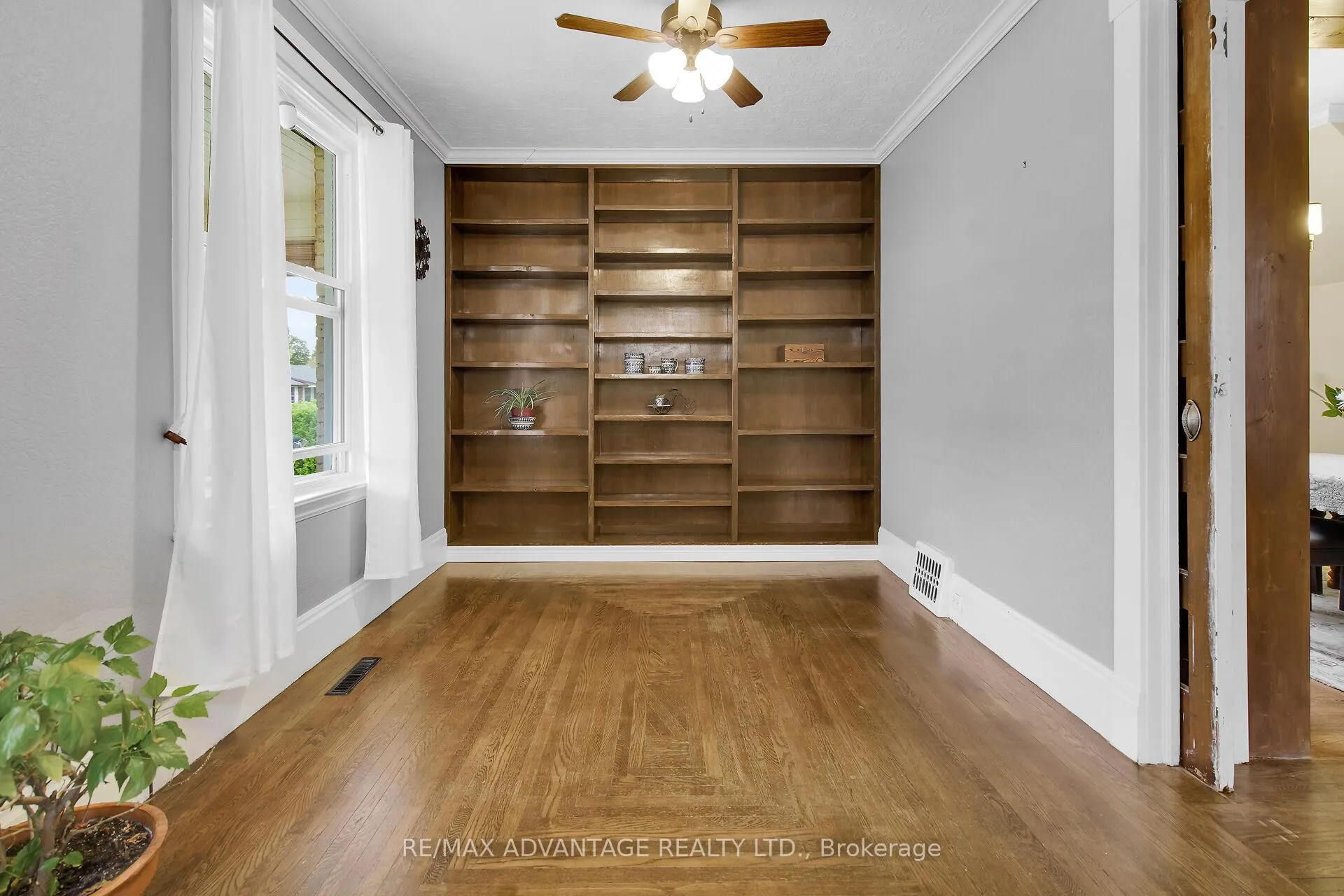 Photo 13 of 47 Barwick Street, St. Thomas — HOMEH