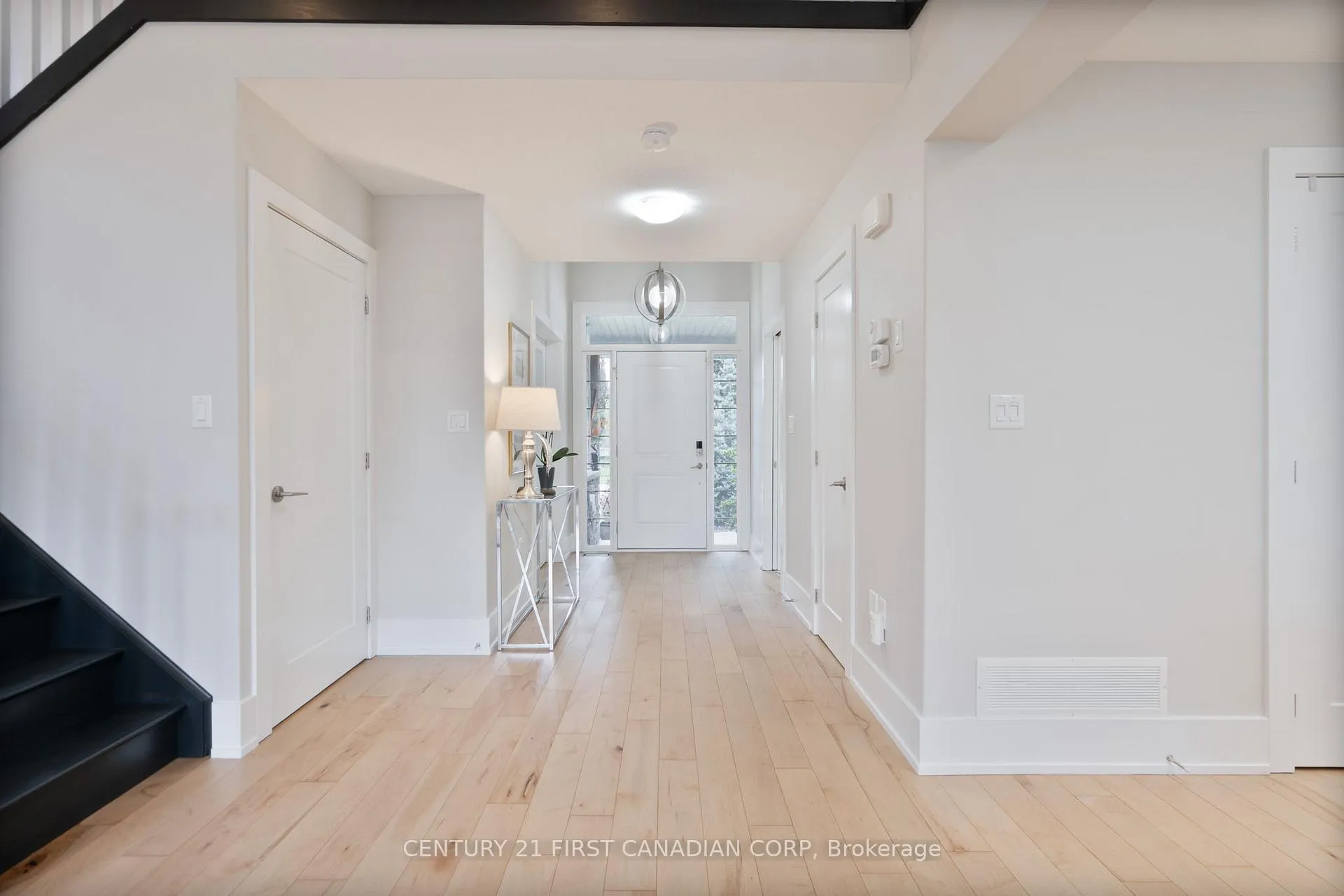 Photo 8 of 443 MacDonald Street, Strathroy-Caradoc, NE — HOMEH