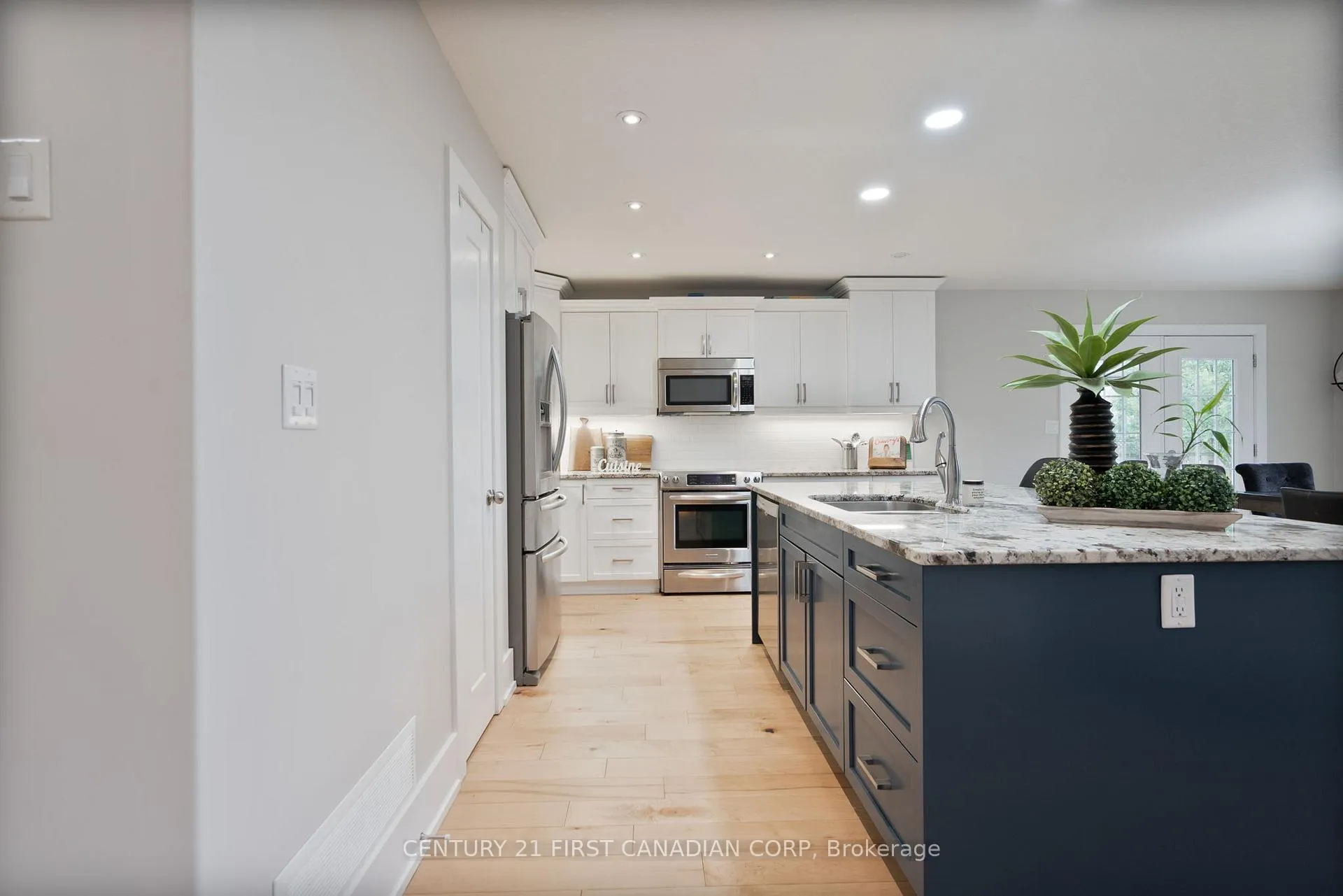 Photo 12 of 443 MacDonald Street, Strathroy-Caradoc, NE — HOMEH