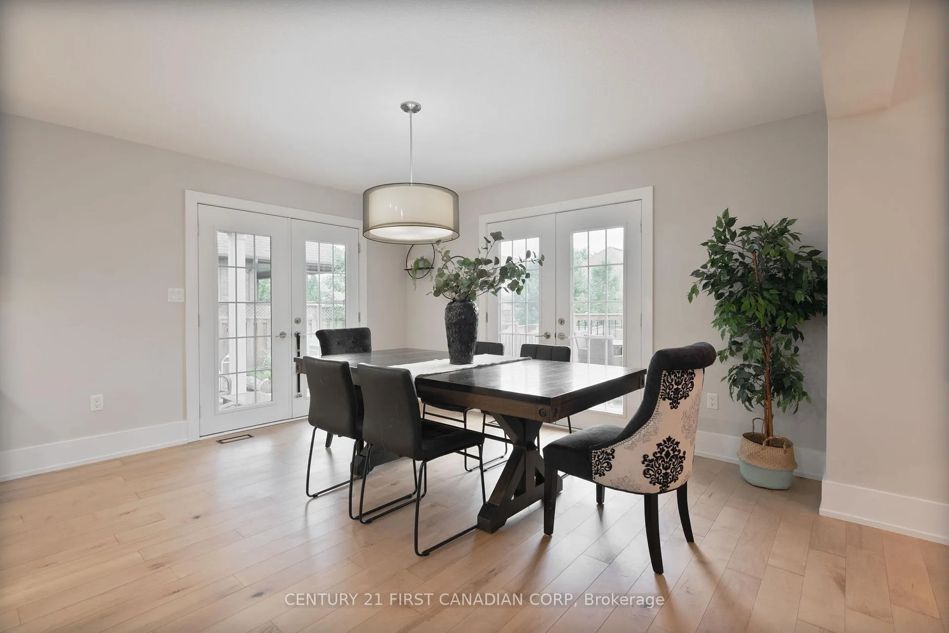 Photo 14 of 443 MacDonald Street, Strathroy-Caradoc, NE — HOMEH