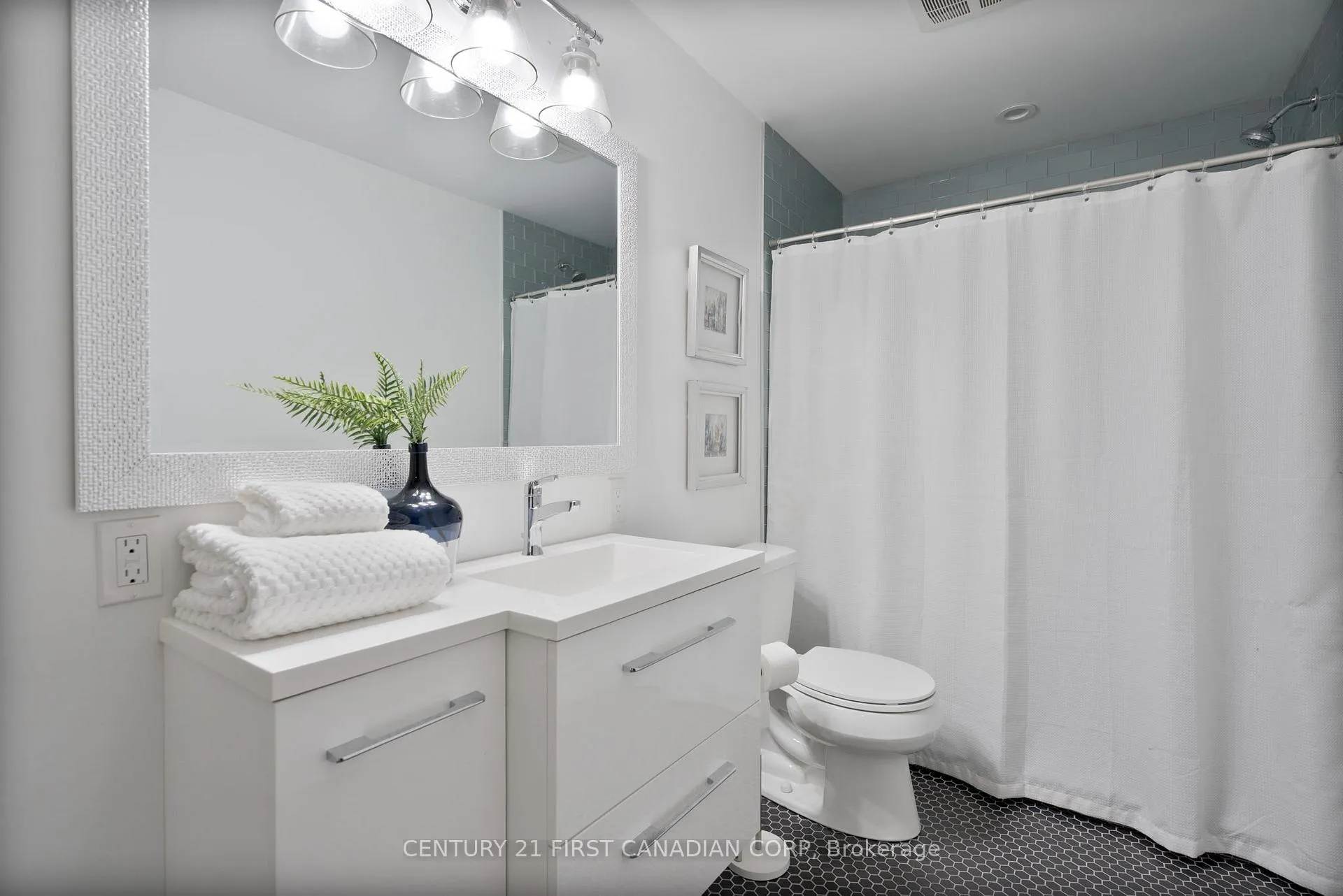 Photo 30 of 443 MacDonald Street, Strathroy-Caradoc, NE — HOMEH