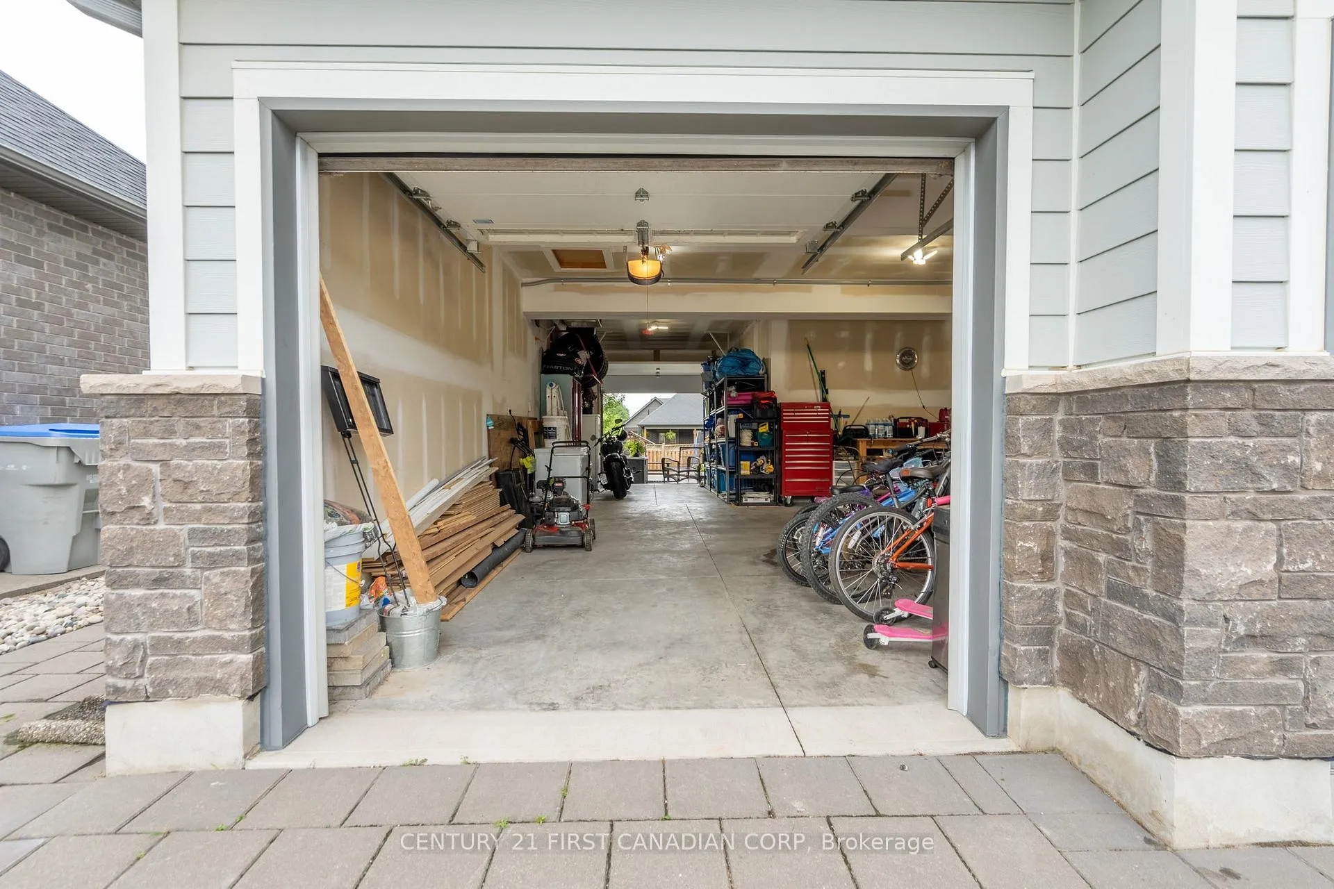 Photo 34 of 443 MacDonald Street, Strathroy-Caradoc, NE — HOMEH
