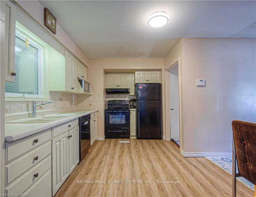 Photo 8 of 164 Green Valley Drive, Kitchener — HOMEH