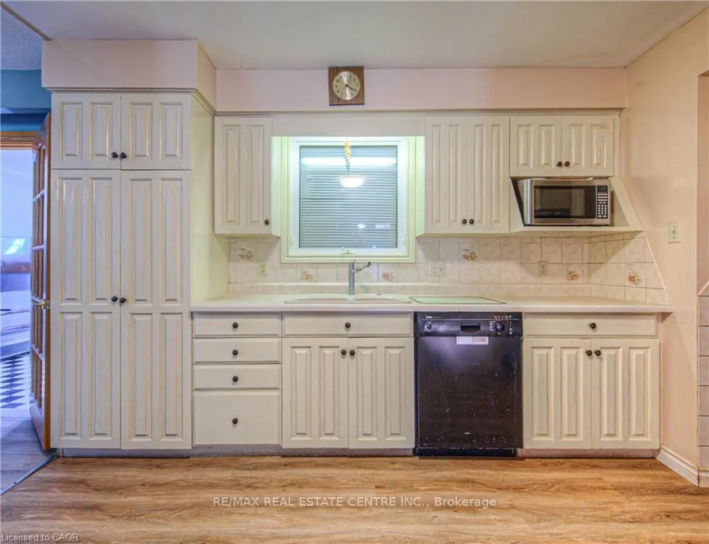 Photo 9 of 164 Green Valley Drive, Kitchener — HOMEH
