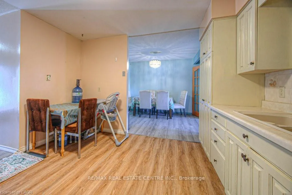 Photo 10 of 164 Green Valley Drive, Kitchener — HOMEH