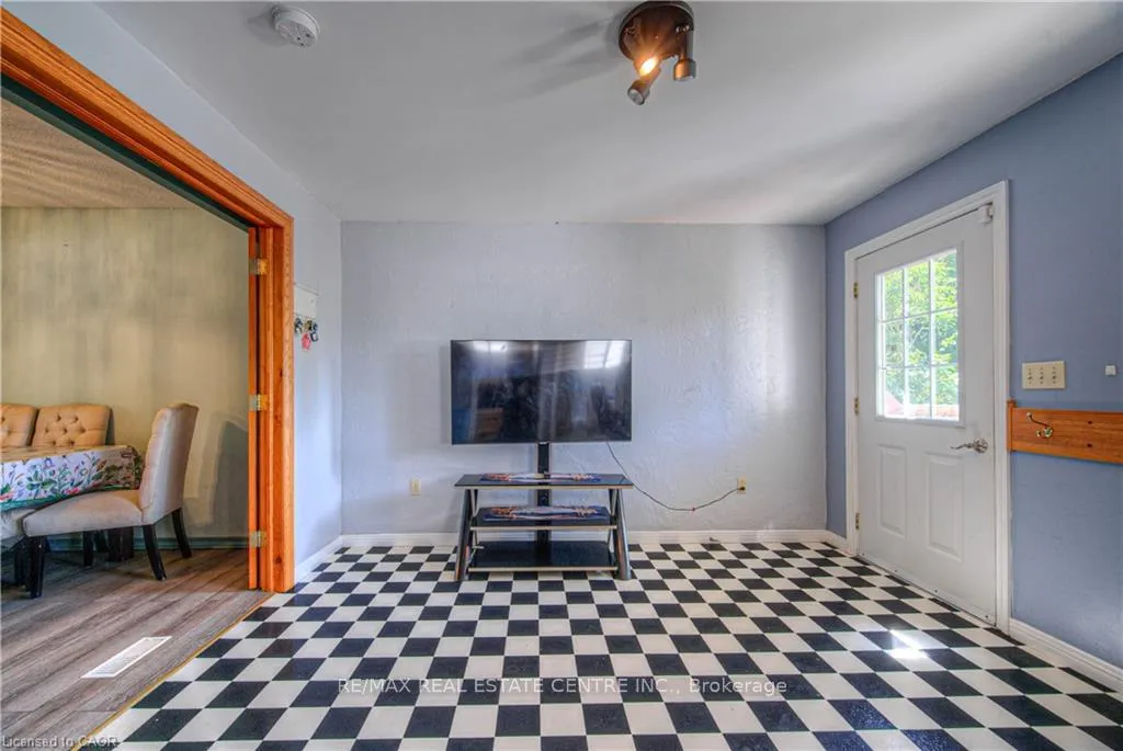 Photo 12 of 164 Green Valley Drive, Kitchener — HOMEH