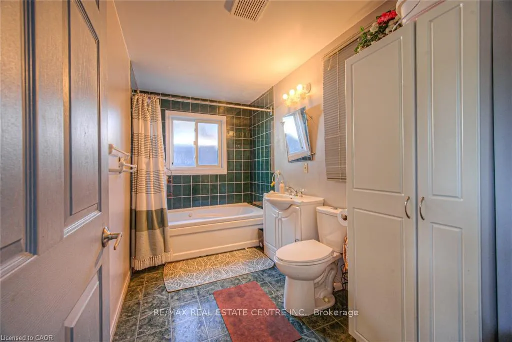 Photo 13 of 164 Green Valley Drive, Kitchener — HOMEH