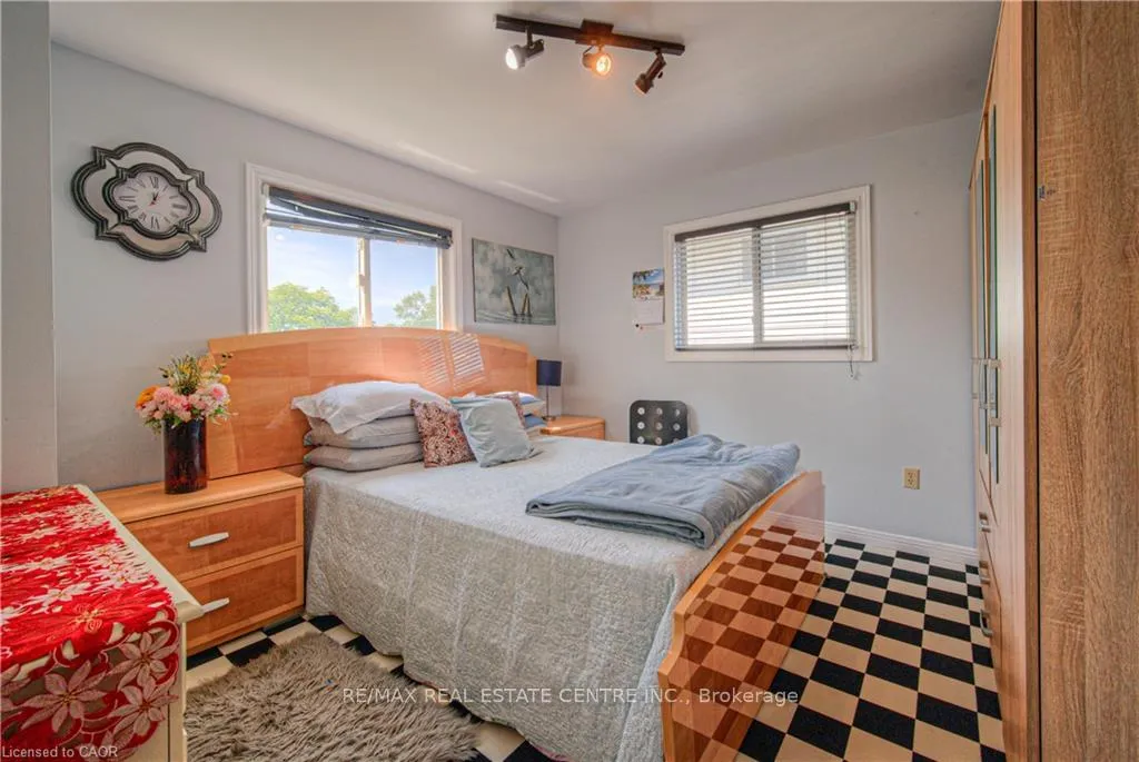 Photo 15 of 164 Green Valley Drive, Kitchener — HOMEH