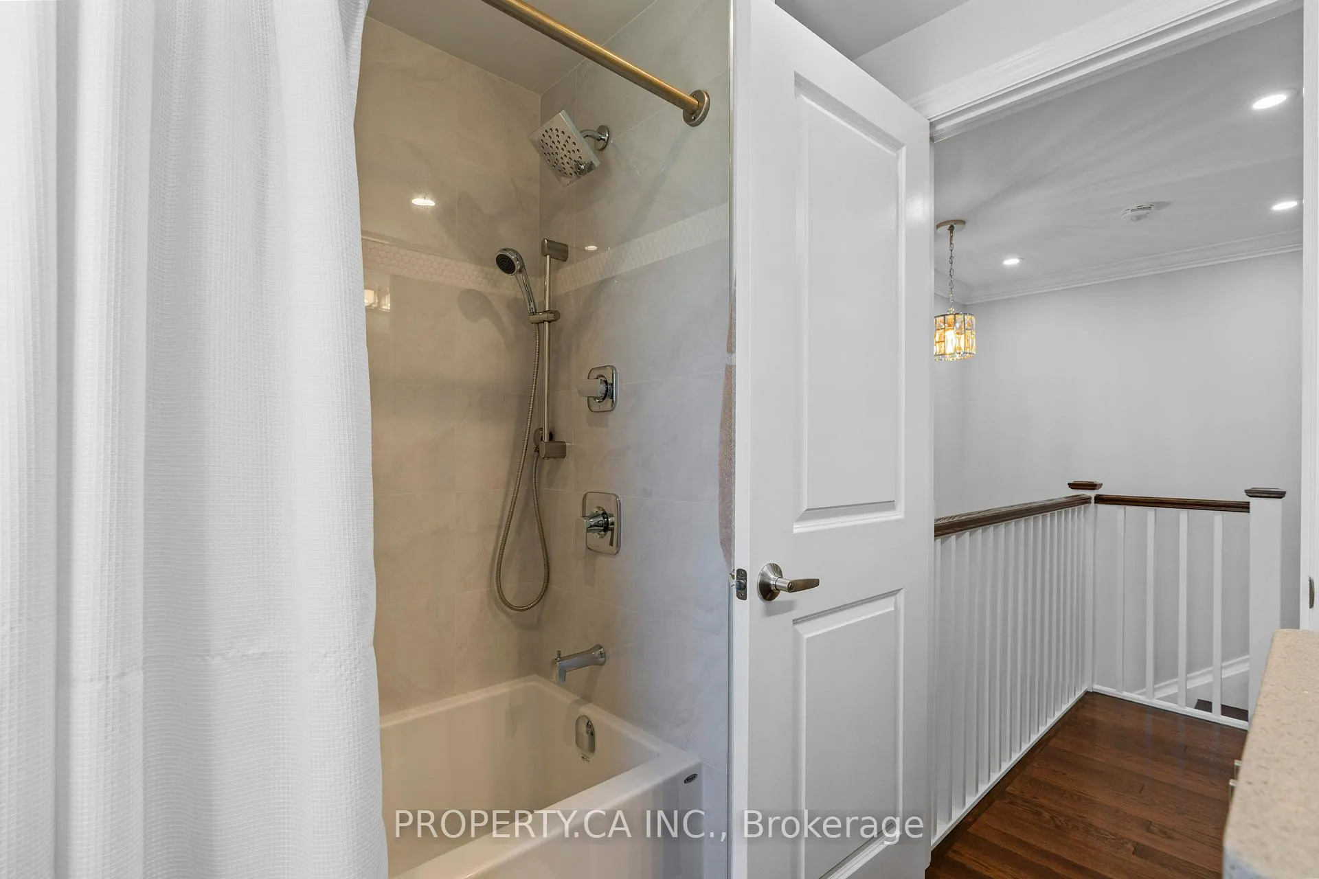 Photo 24 of 72 Martha Street, Hamilton, McQuesten — HOMEH