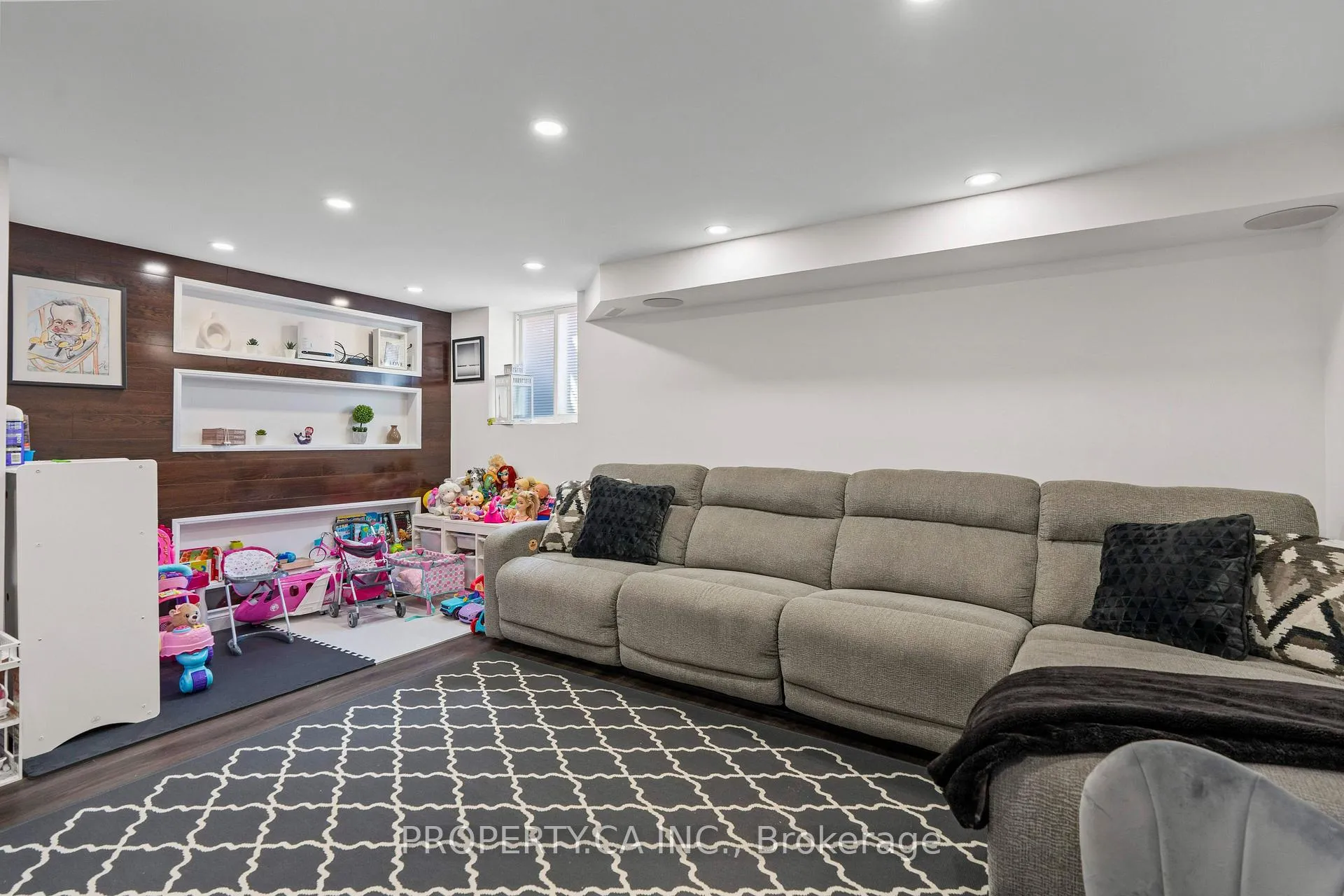 Photo 32 of 72 Martha Street, Hamilton, McQuesten — HOMEH