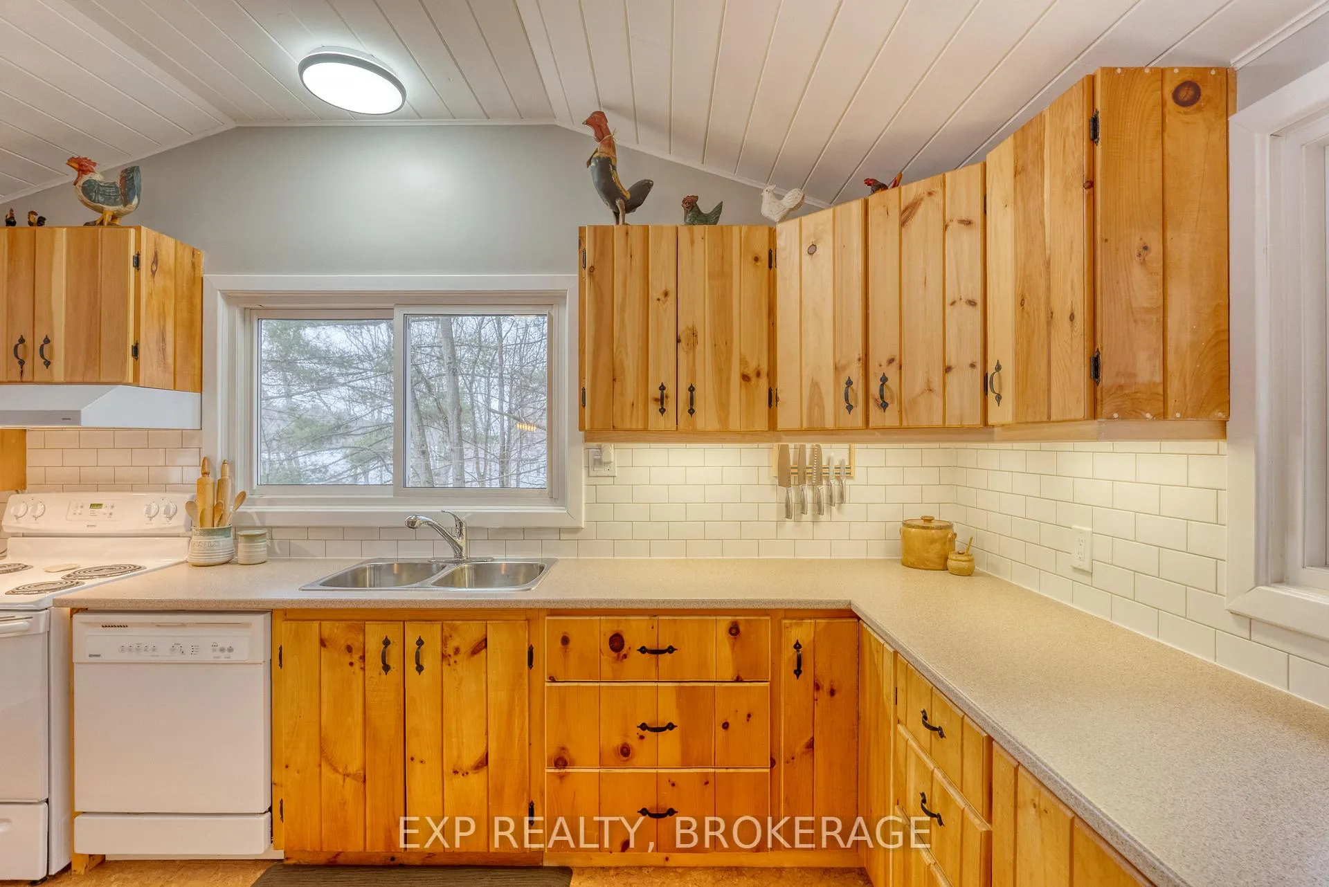 Photo 11 of 1040 Turner Way, Central Frontenac, Frontenac Centre — HOMEH