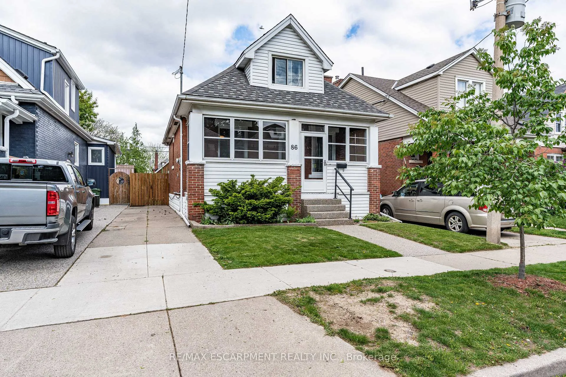 Photo 1 of 86 Graham Avenue S, Hamilton, Delta — HOMEH