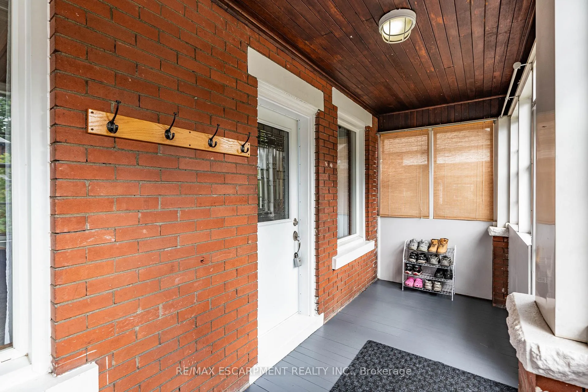 Photo 4 of 86 Graham Avenue S, Hamilton, Delta — HOMEH