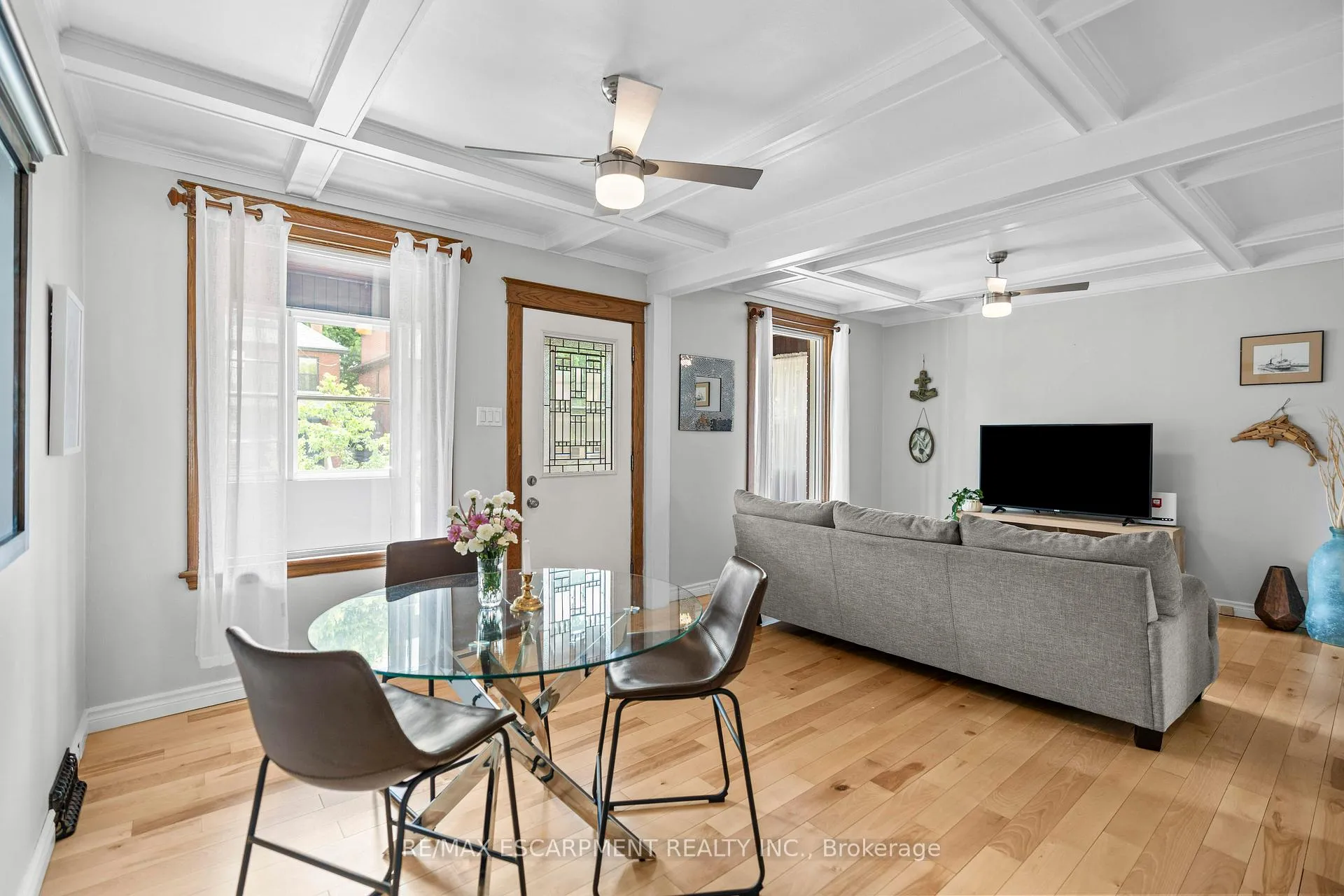 Photo 10 of 86 Graham Avenue S, Hamilton, Delta — HOMEH