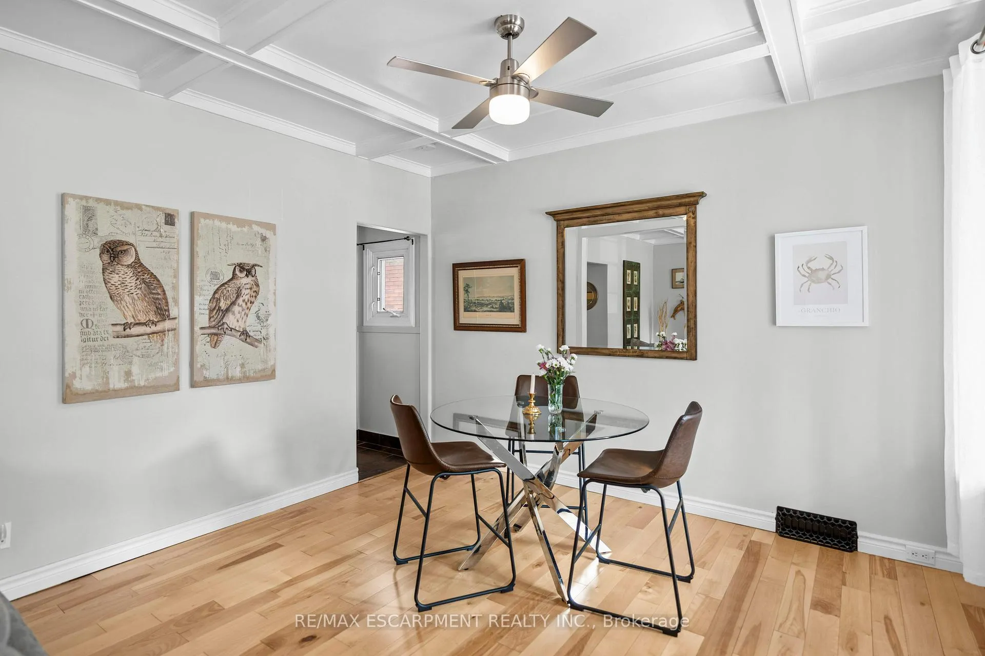 Photo 12 of 86 Graham Avenue S, Hamilton, Delta — HOMEH