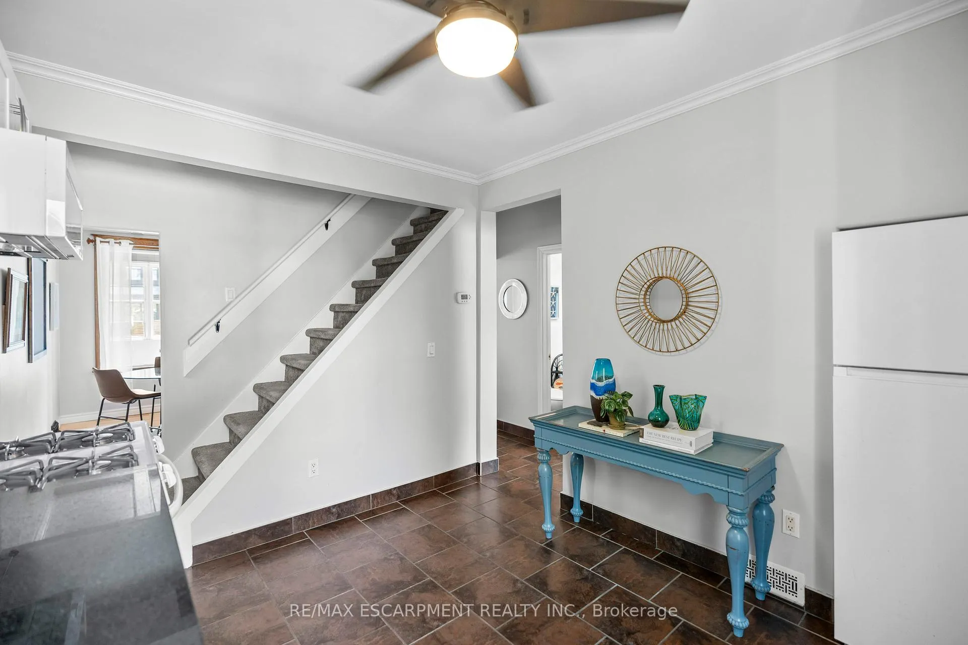 Photo 16 of 86 Graham Avenue S, Hamilton, Delta — HOMEH