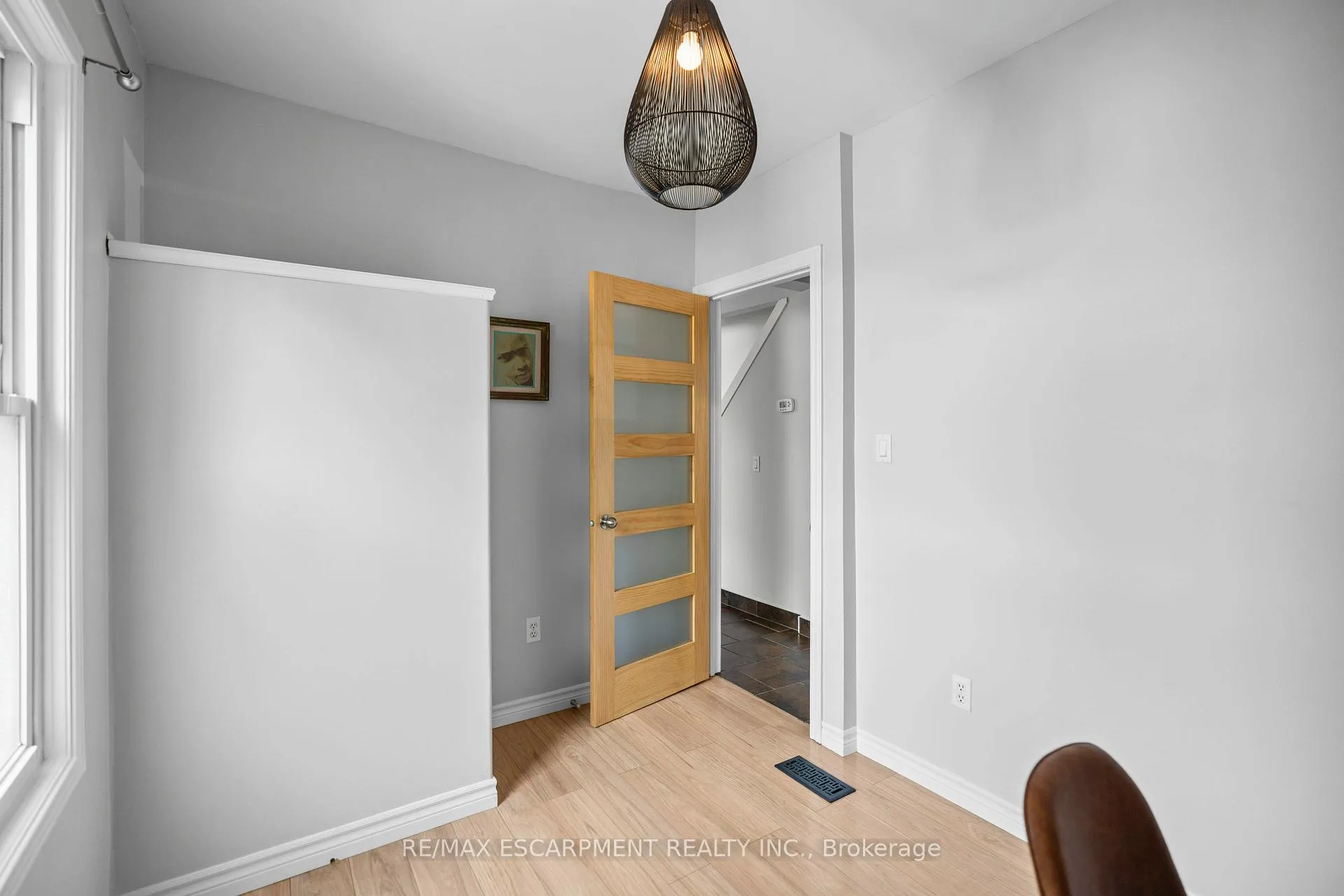 Photo 19 of 86 Graham Avenue S, Hamilton, Delta — HOMEH