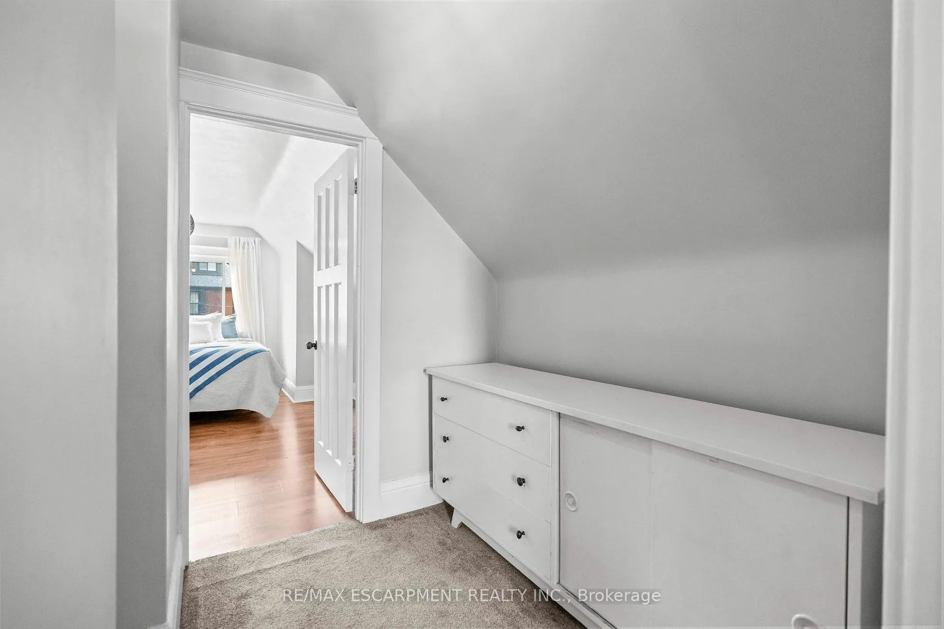 Photo 29 of 86 Graham Avenue S, Hamilton, Delta — HOMEH