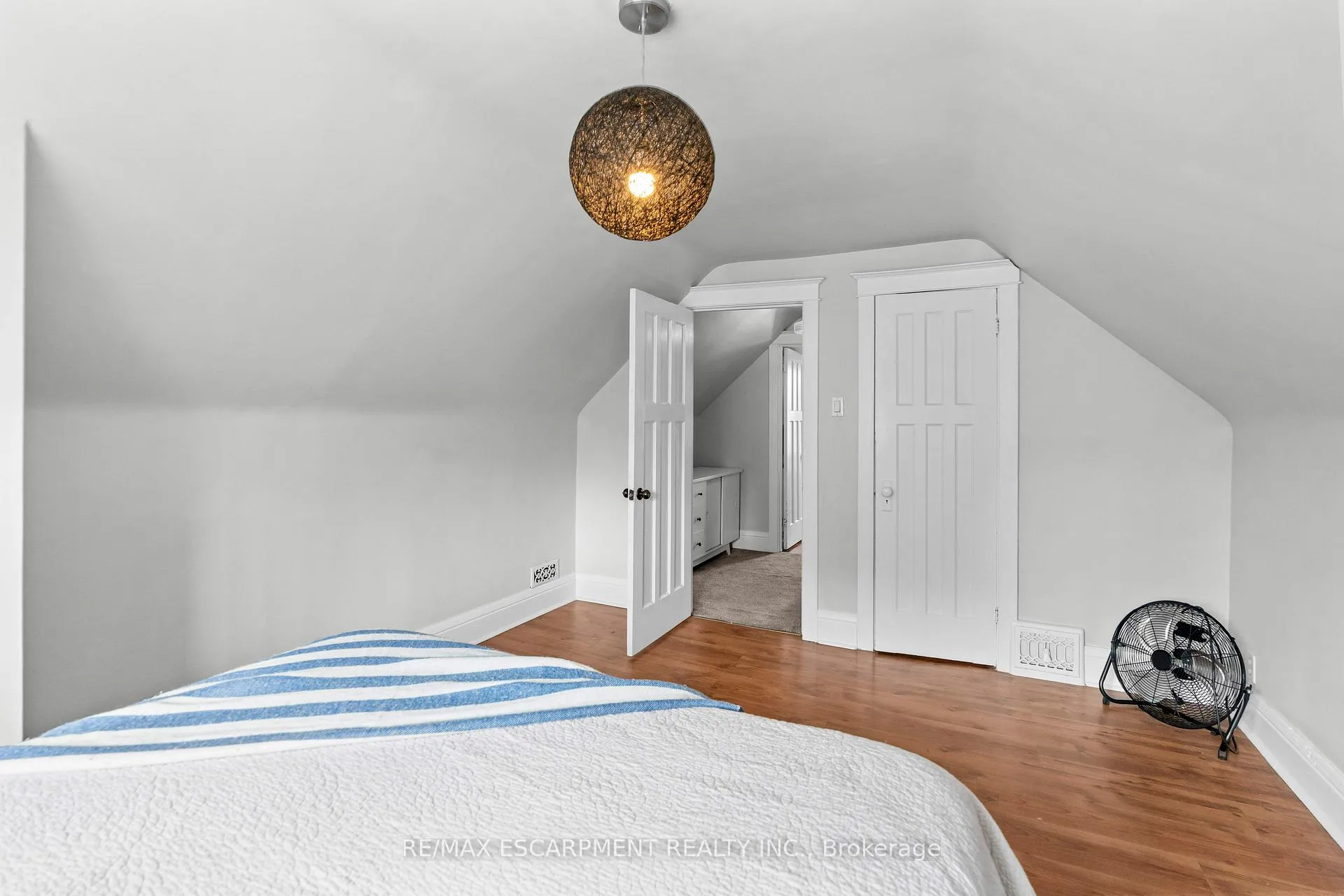 Photo 30 of 86 Graham Avenue S, Hamilton, Delta — HOMEH