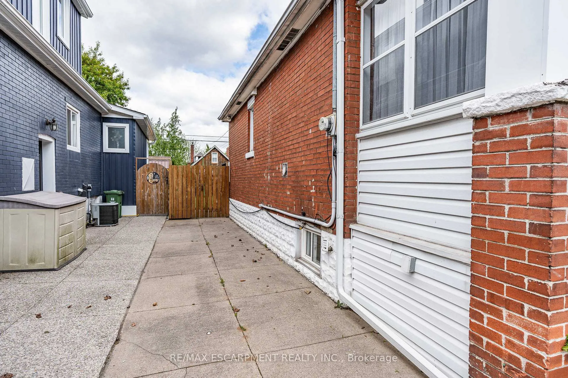 Photo 36 of 86 Graham Avenue S, Hamilton, Delta — HOMEH