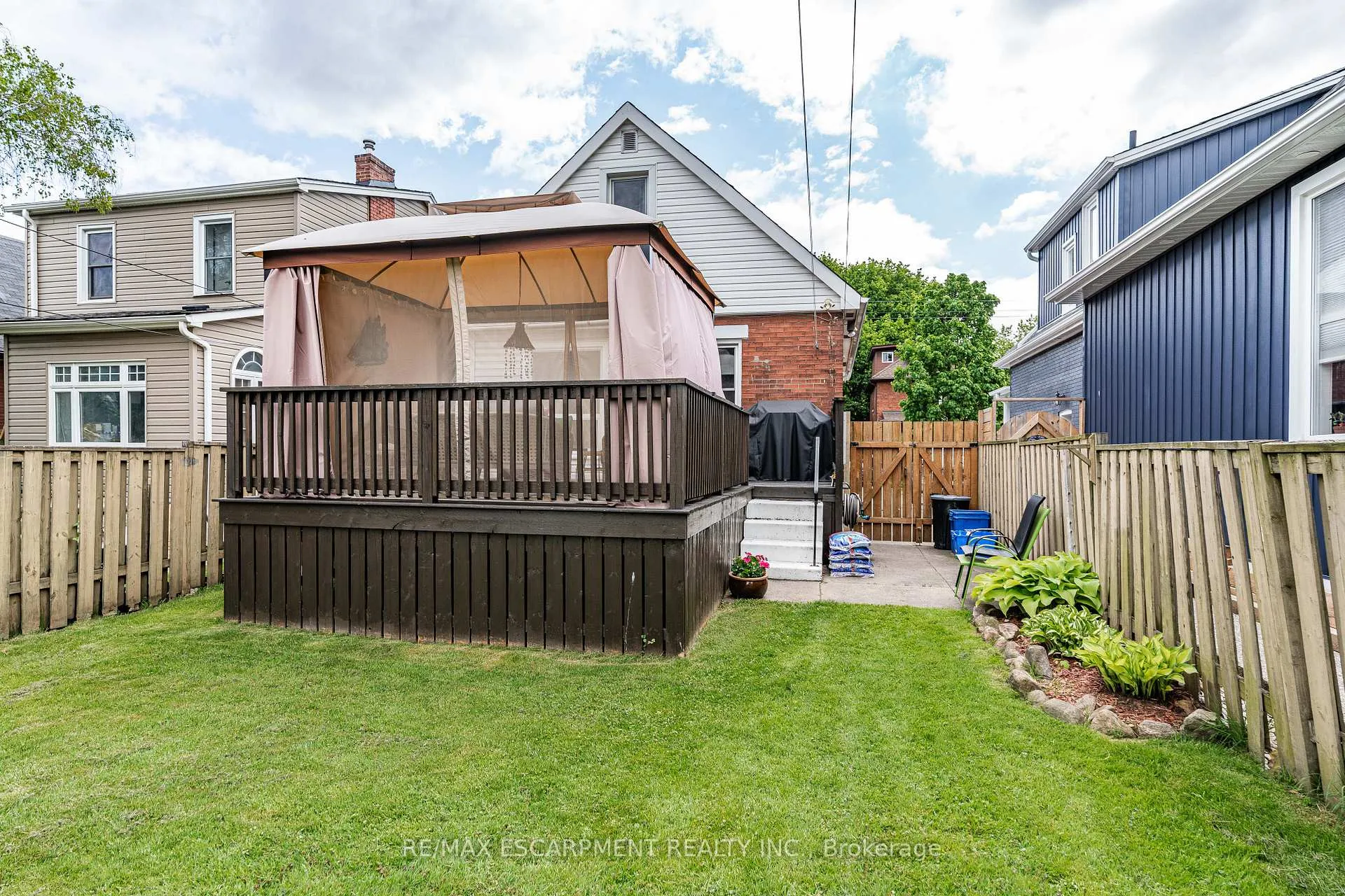 Photo 42 of 86 Graham Avenue S, Hamilton, Delta — HOMEH