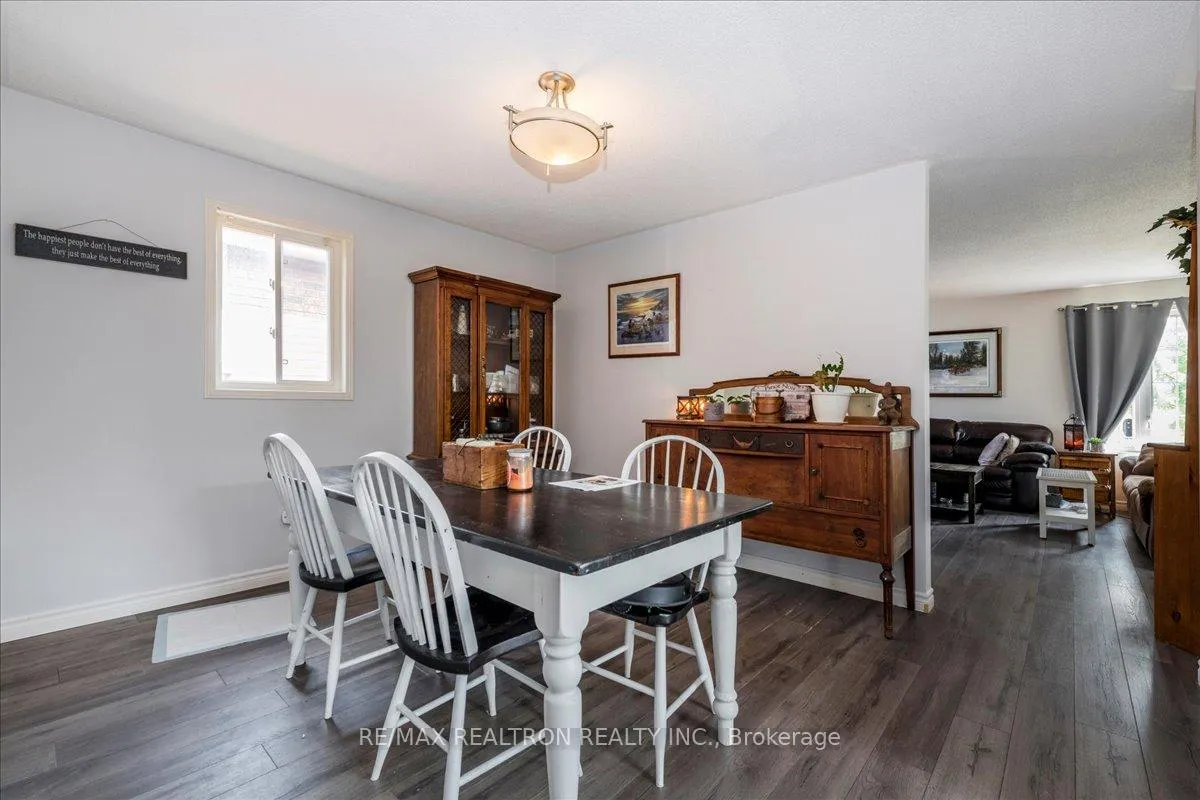Photo 10 of 34 Butternut Drive, Barrie, Holly — HOMEH