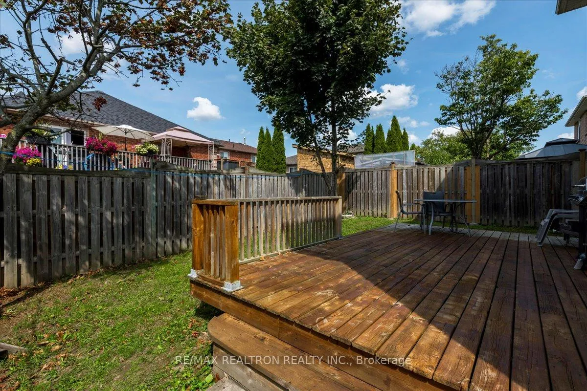 Photo 18 of 34 Butternut Drive, Barrie, Holly — HOMEH