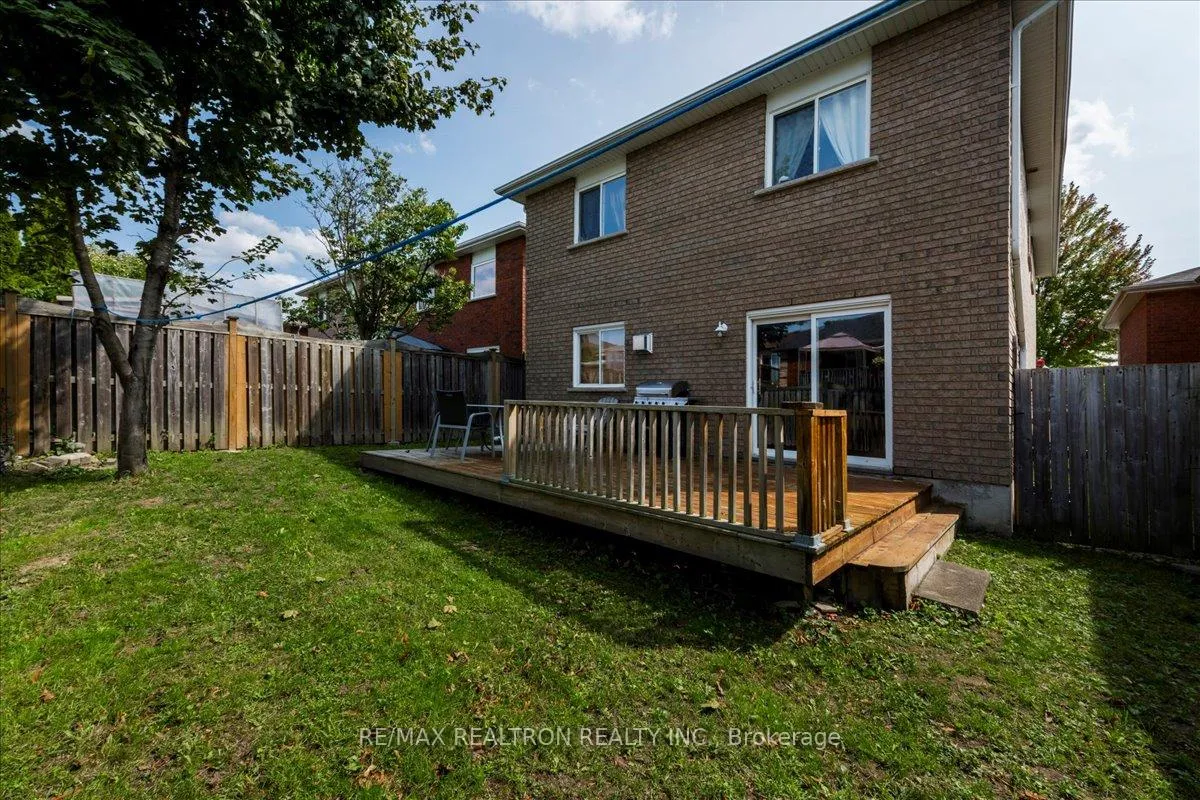 Photo 19 of 34 Butternut Drive, Barrie, Holly — HOMEH