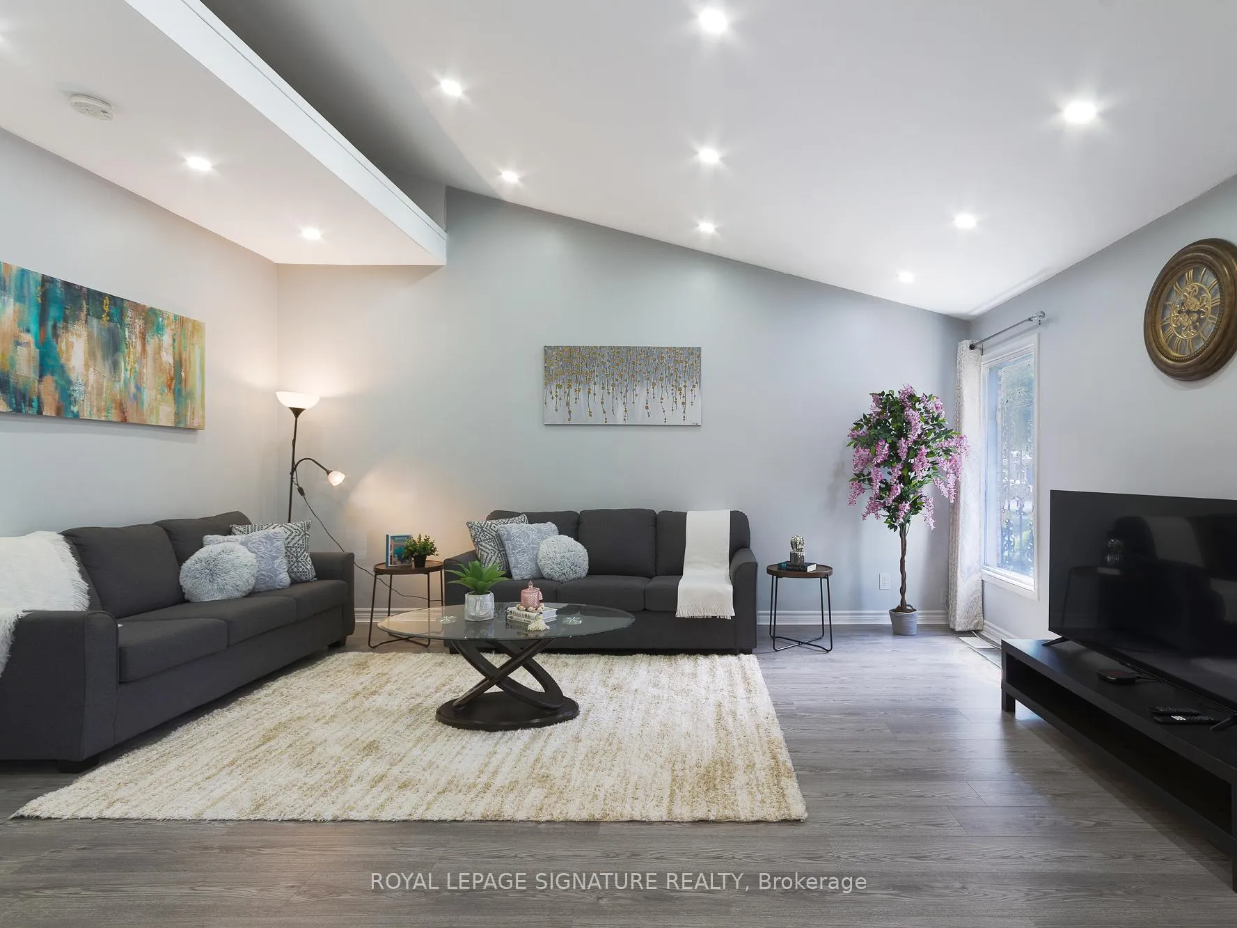 Photo 6 of 66 Niagara Road, Kitchener — HOMEH