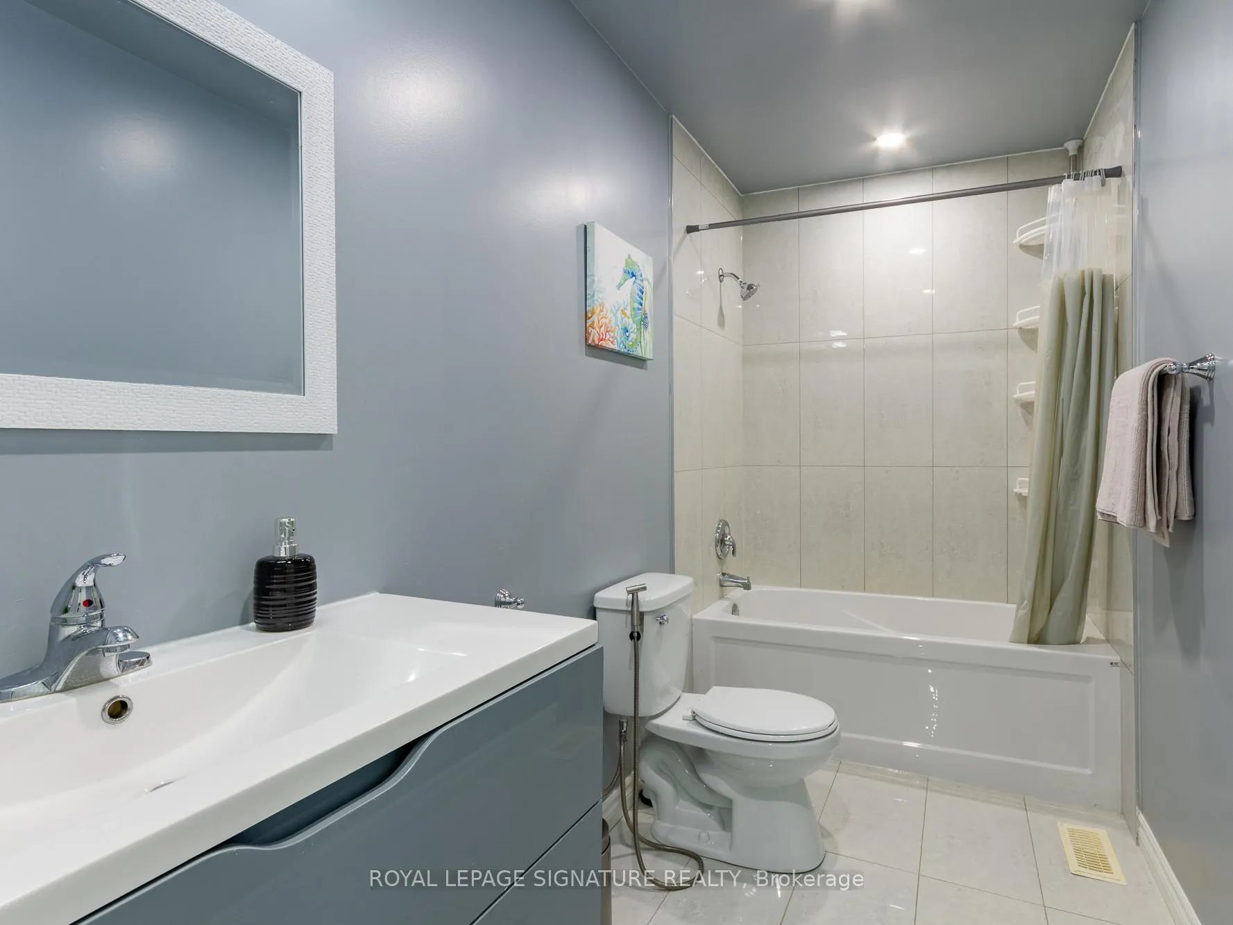 Photo 20 of 66 Niagara Road, Kitchener — HOMEH