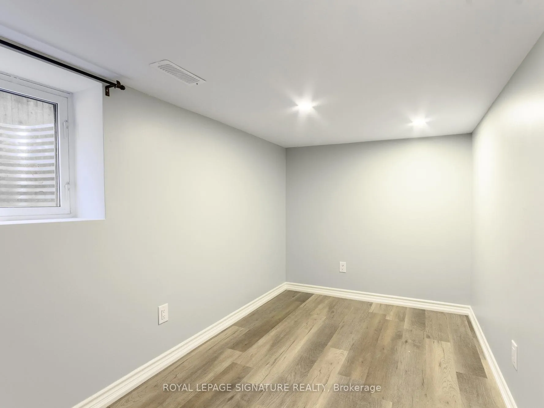 Photo 36 of 66 Niagara Road, Kitchener — HOMEH