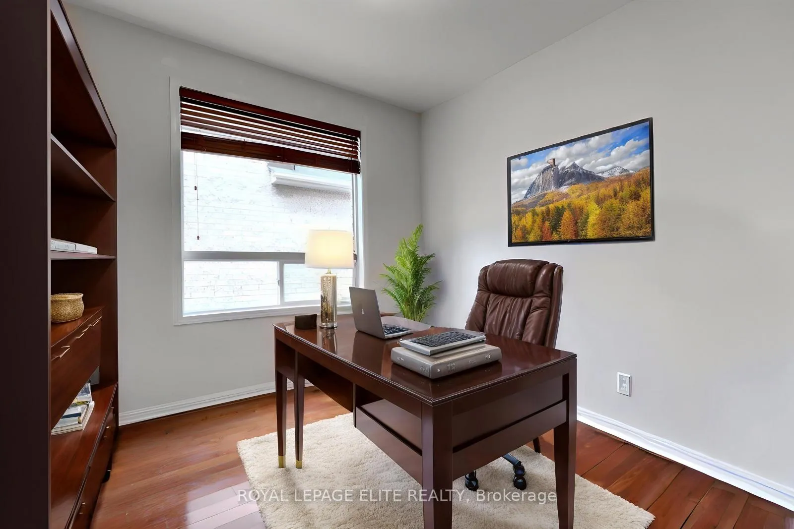 Photo 13 of 1230 Winter Crescent, Milton, Beaty — HOMEH