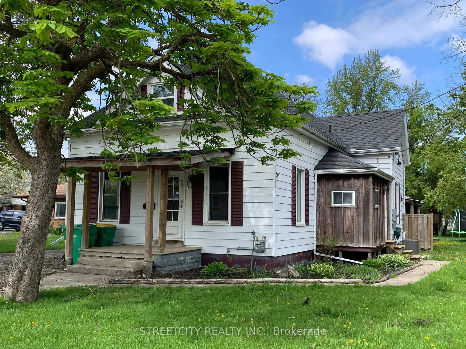 Photo 2 of 263 King Street N, Southwest Middlesex, Glencoe — HOMEH
