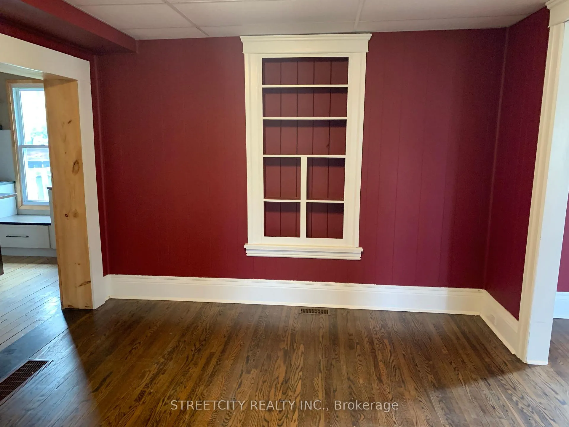 Photo 5 of 263 King Street N, Southwest Middlesex, Glencoe — HOMEH
