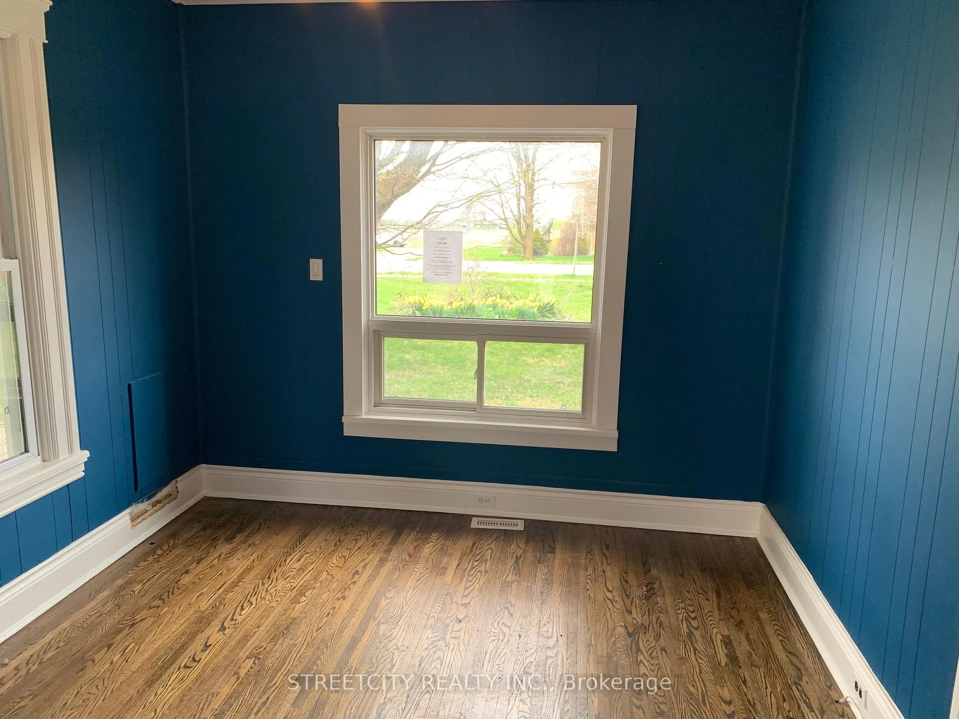 Photo 8 of 263 King Street N, Southwest Middlesex, Glencoe — HOMEH