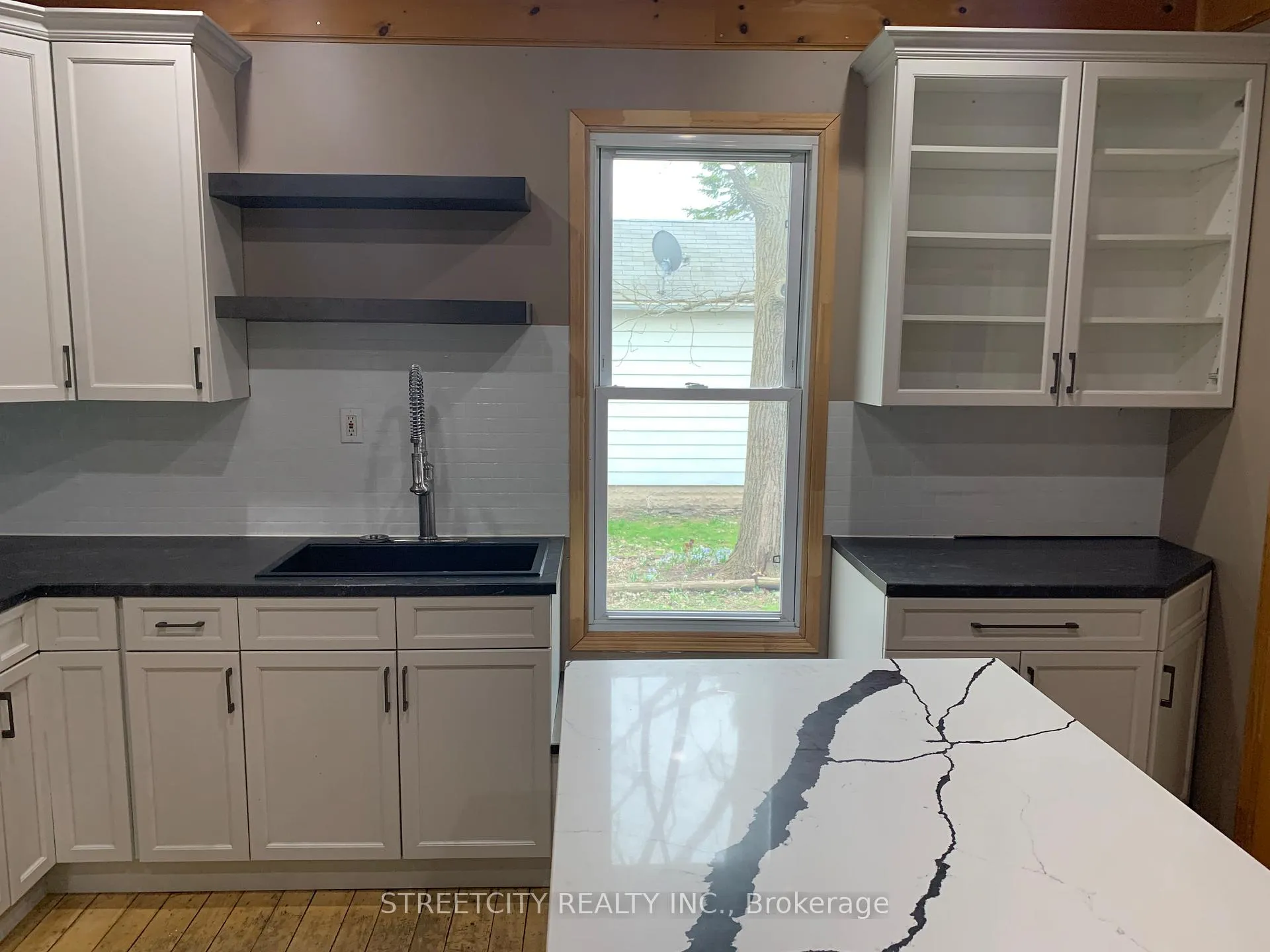 Photo 12 of 263 King Street N, Southwest Middlesex, Glencoe — HOMEH